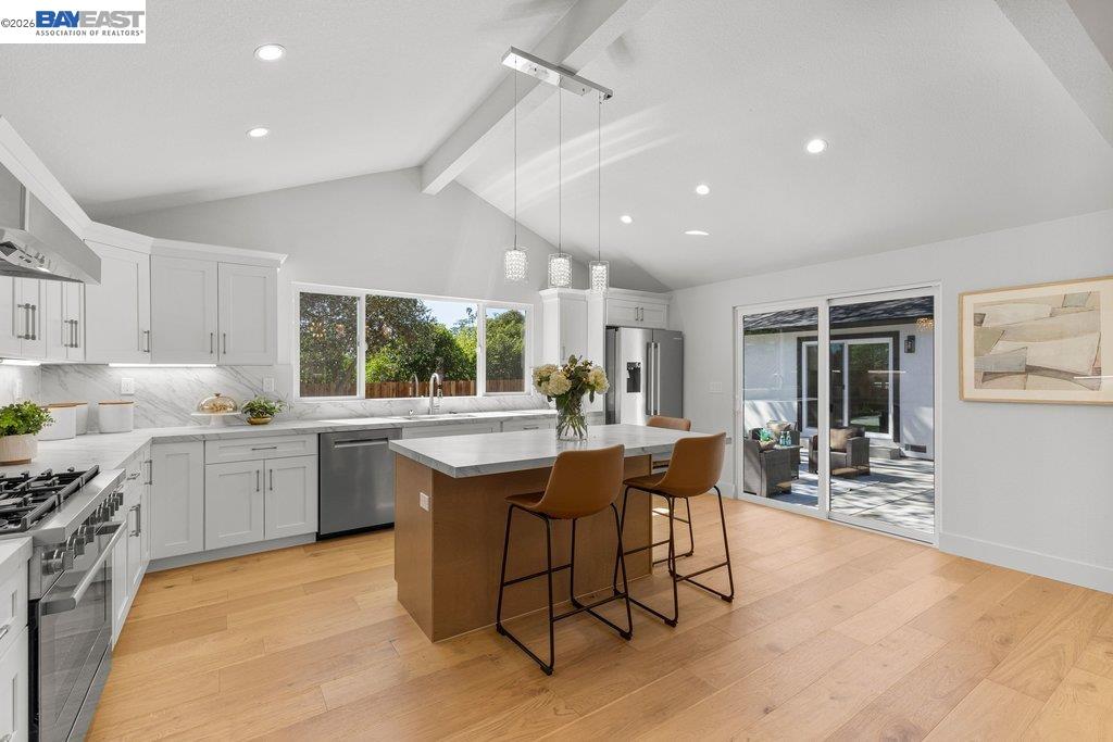 Detail Gallery Image 13 of 53 For 3161 Plymouth Road, Lafayette,  CA 94549 - 3 Beds | 3 Baths