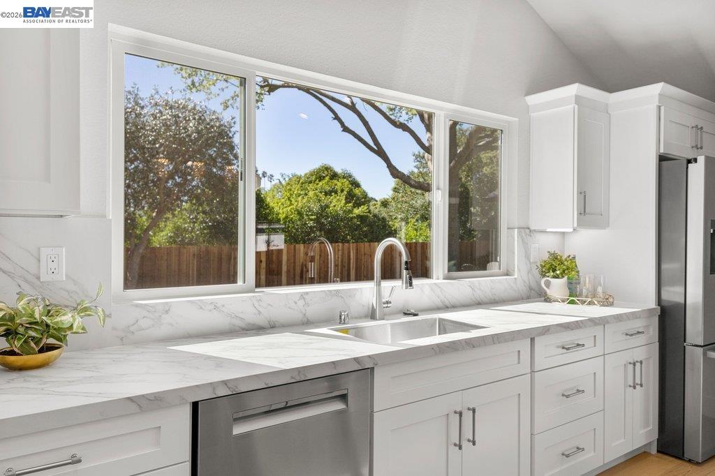 Detail Gallery Image 18 of 53 For 3161 Plymouth Road, Lafayette,  CA 94549 - 3 Beds | 3 Baths