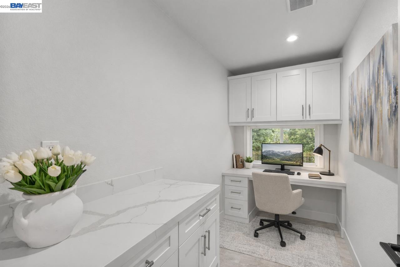 Detail Gallery Image 25 of 53 For 3161 Plymouth Road, Lafayette,  CA 94549 - 3 Beds | 3 Baths