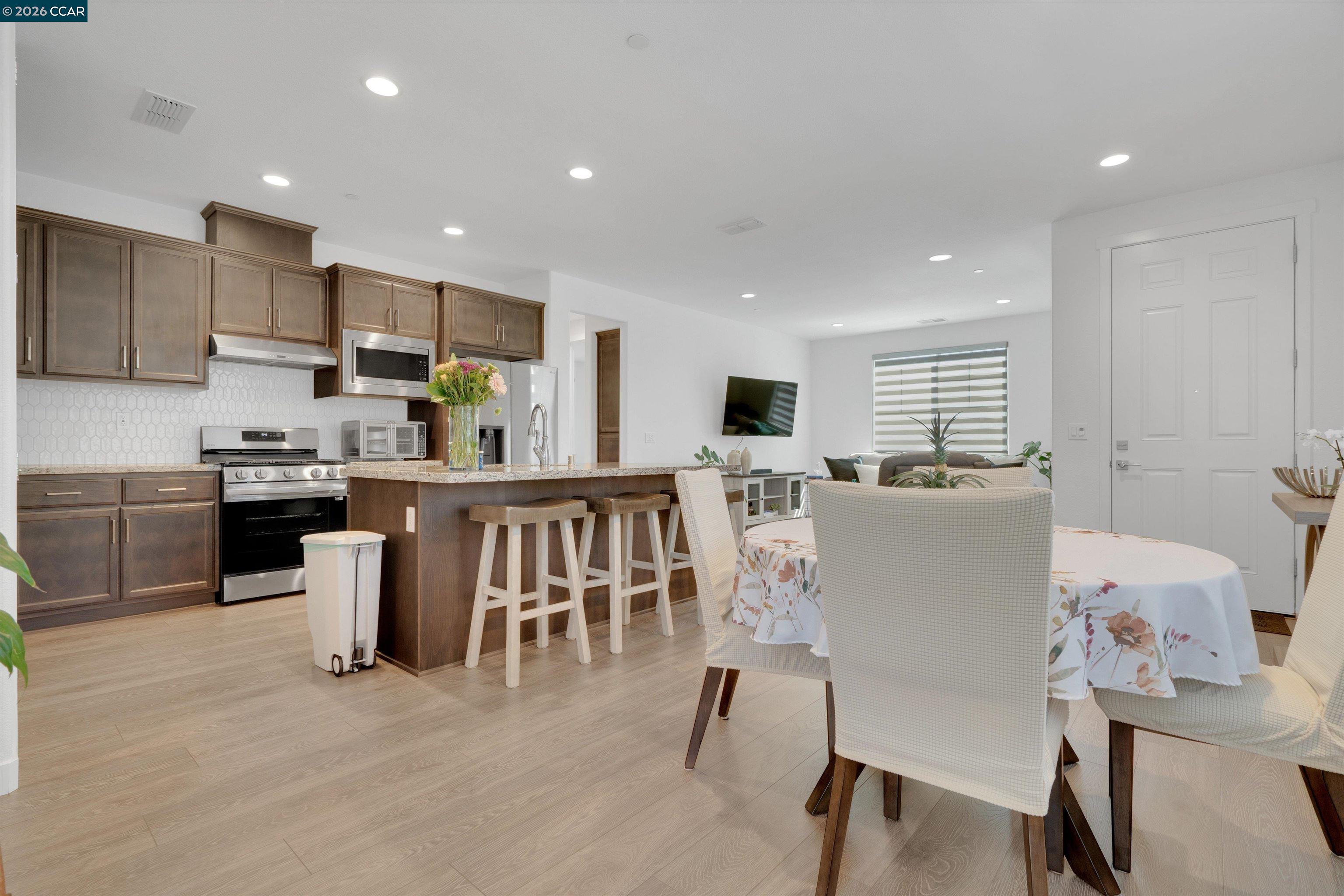 Detail Gallery Image 8 of 31 For 2307 Rustic Oak Ln, Rio Vista,  CA 94571 - 2 Beds | 1/1 Baths