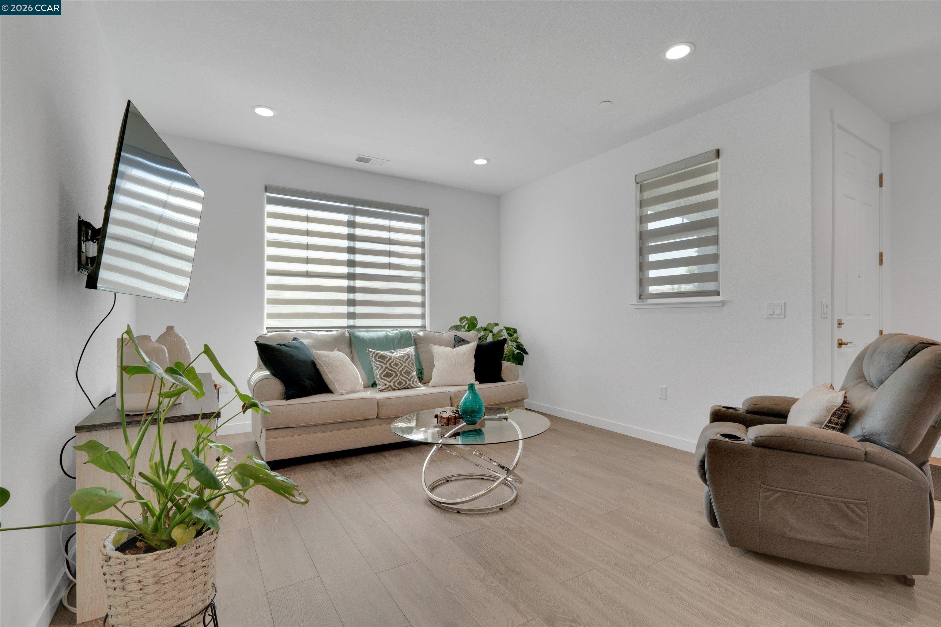 Detail Gallery Image 10 of 31 For 2307 Rustic Oak Ln, Rio Vista,  CA 94571 - 2 Beds | 1/1 Baths