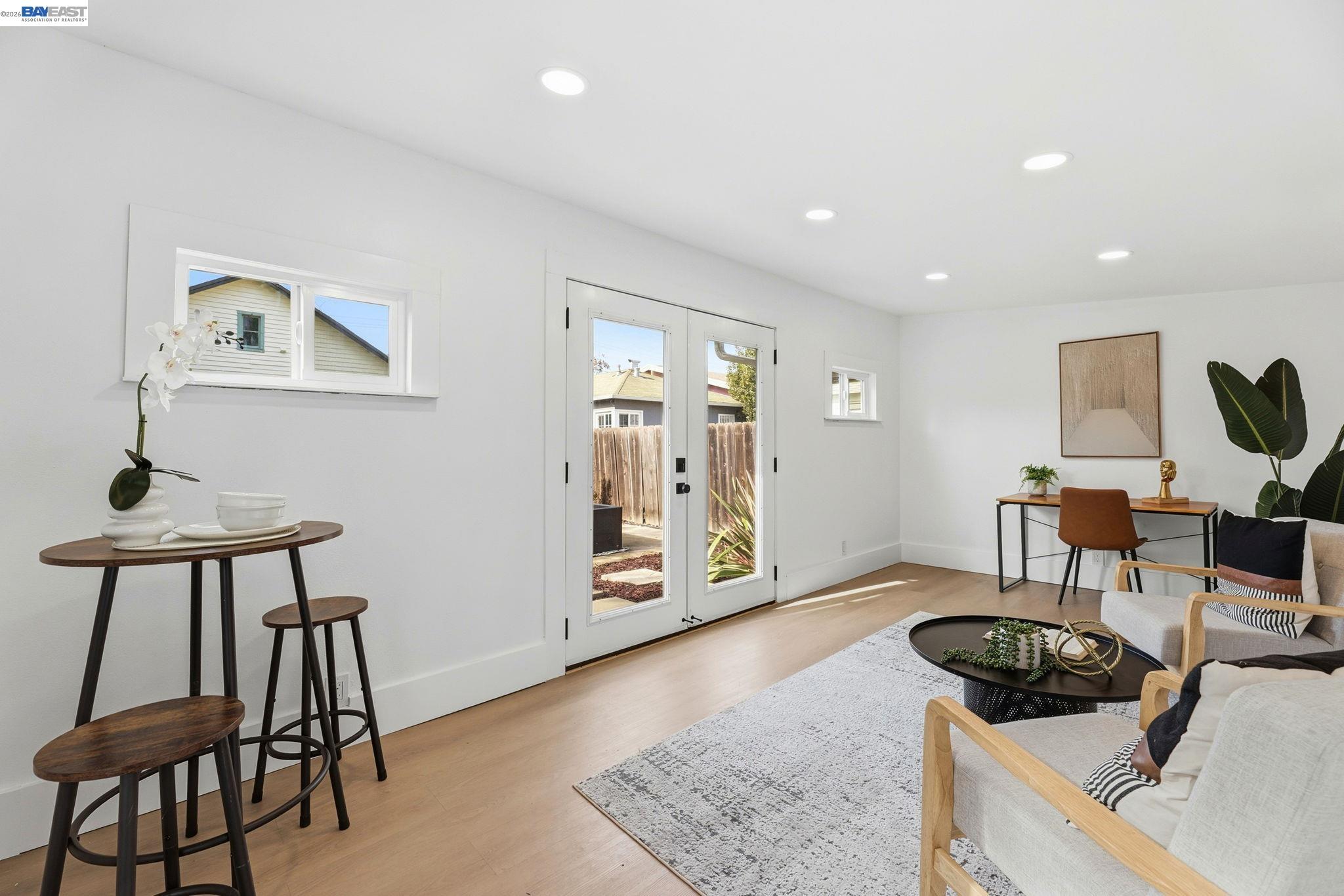 Detail Gallery Image 11 of 35 For 1834 8th St, Alameda,  CA 94501 - 2 Beds | 2 Baths