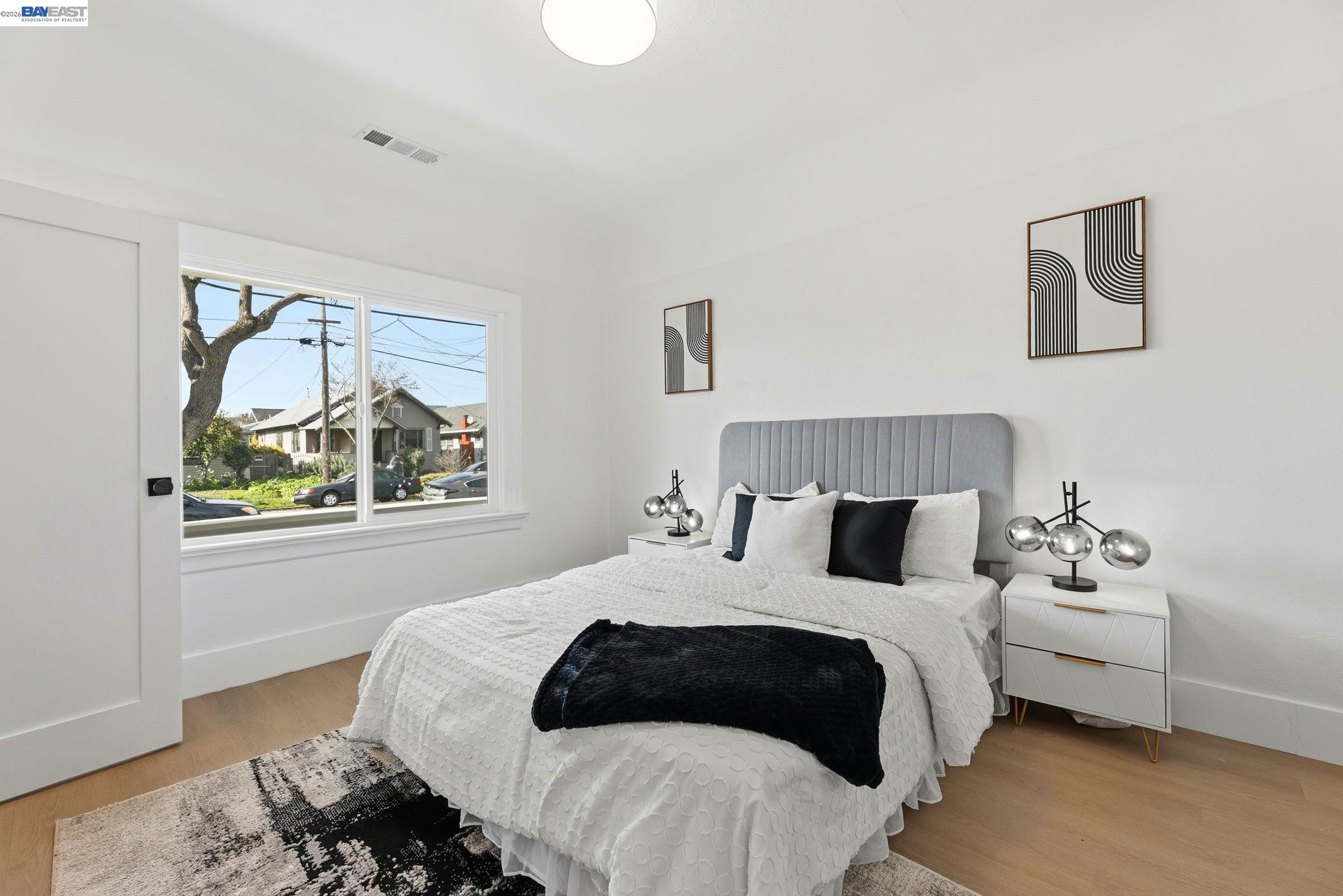 Detail Gallery Image 13 of 35 For 1834 8th St, Alameda,  CA 94501 - 2 Beds | 2 Baths