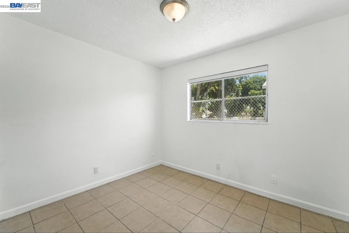 Detail Gallery Image 30 of 52 For 132 W 18th St, Merced,  CA 95340 - – Beds | – Baths
