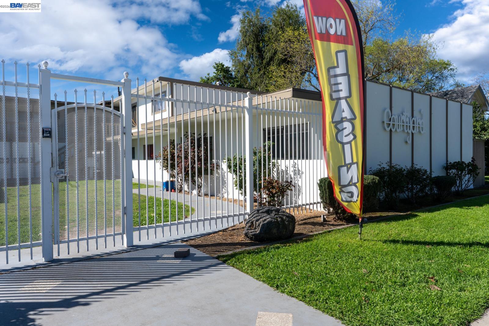 Detail Gallery Image 4 of 52 For 132 W 18th St, Merced,  CA 95340 - – Beds | – Baths