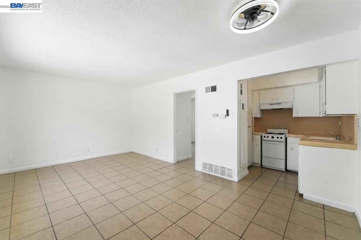 Detail Gallery Image 40 of 52 For 132 W 18th St, Merced,  CA 95340 - – Beds | – Baths