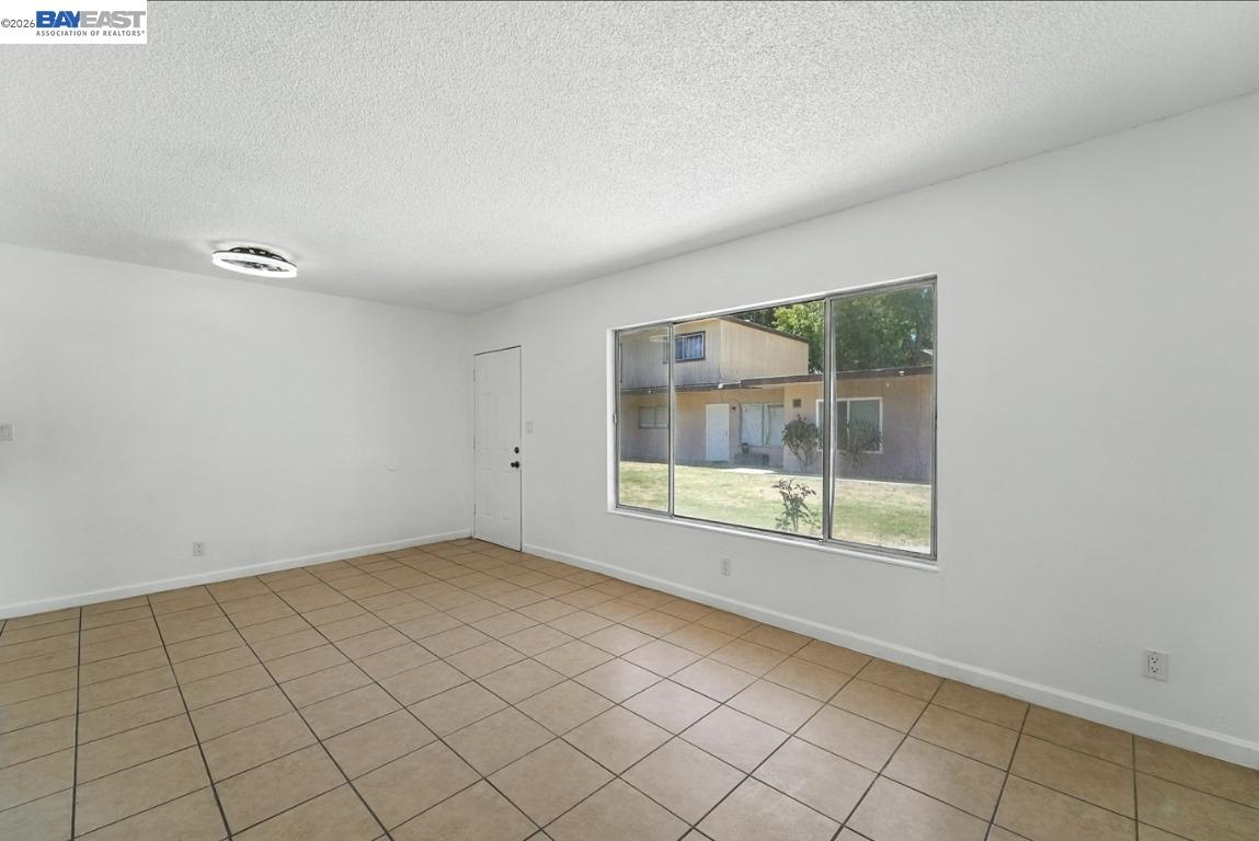 Detail Gallery Image 42 of 52 For 132 W 18th St, Merced,  CA 95340 - – Beds | – Baths