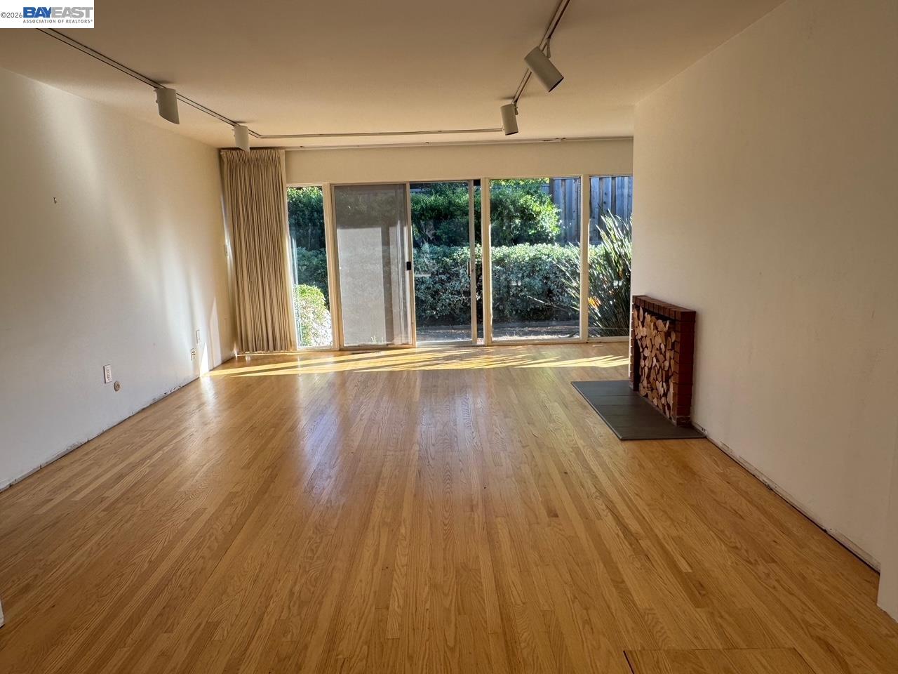 Detail Gallery Image 2 of 25 For 1233 Belknap Ct, Cupertino,  CA 95014 - 4 Beds | 2 Baths