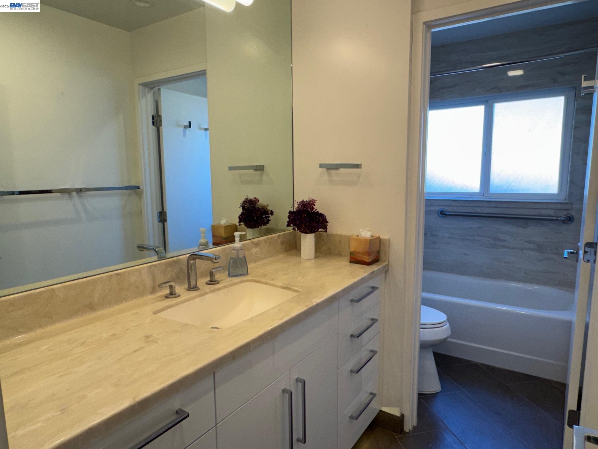 Detail Gallery Image 11 of 25 For 1233 Belknap Ct, Cupertino,  CA 95014 - 4 Beds | 2 Baths