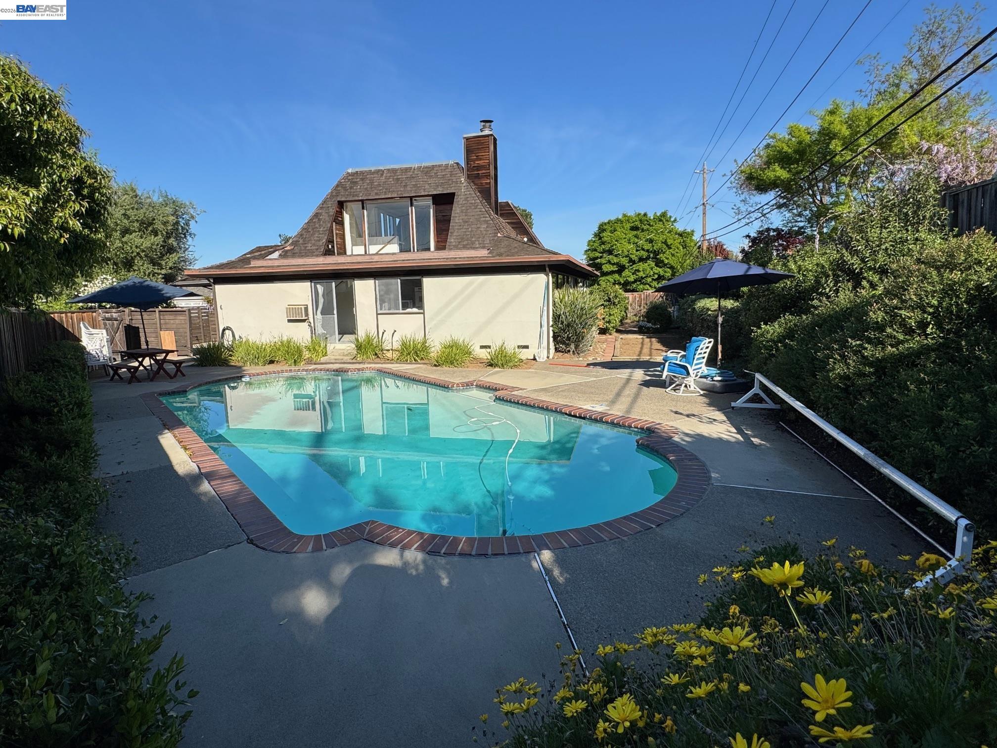 Detail Gallery Image 17 of 25 For 1233 Belknap Ct, Cupertino,  CA 95014 - 4 Beds | 2 Baths