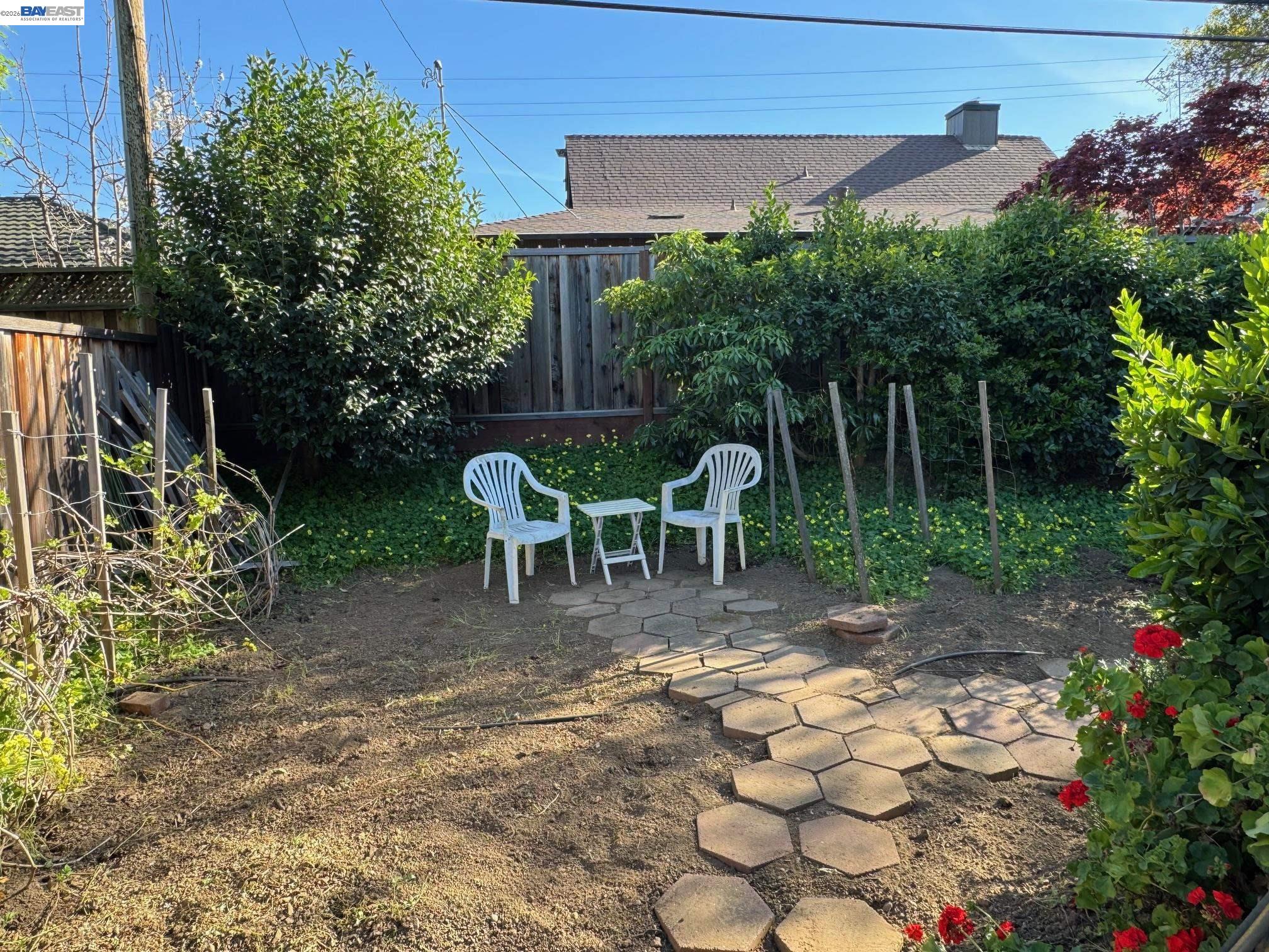 Detail Gallery Image 18 of 25 For 1233 Belknap Ct, Cupertino,  CA 95014 - 4 Beds | 2 Baths