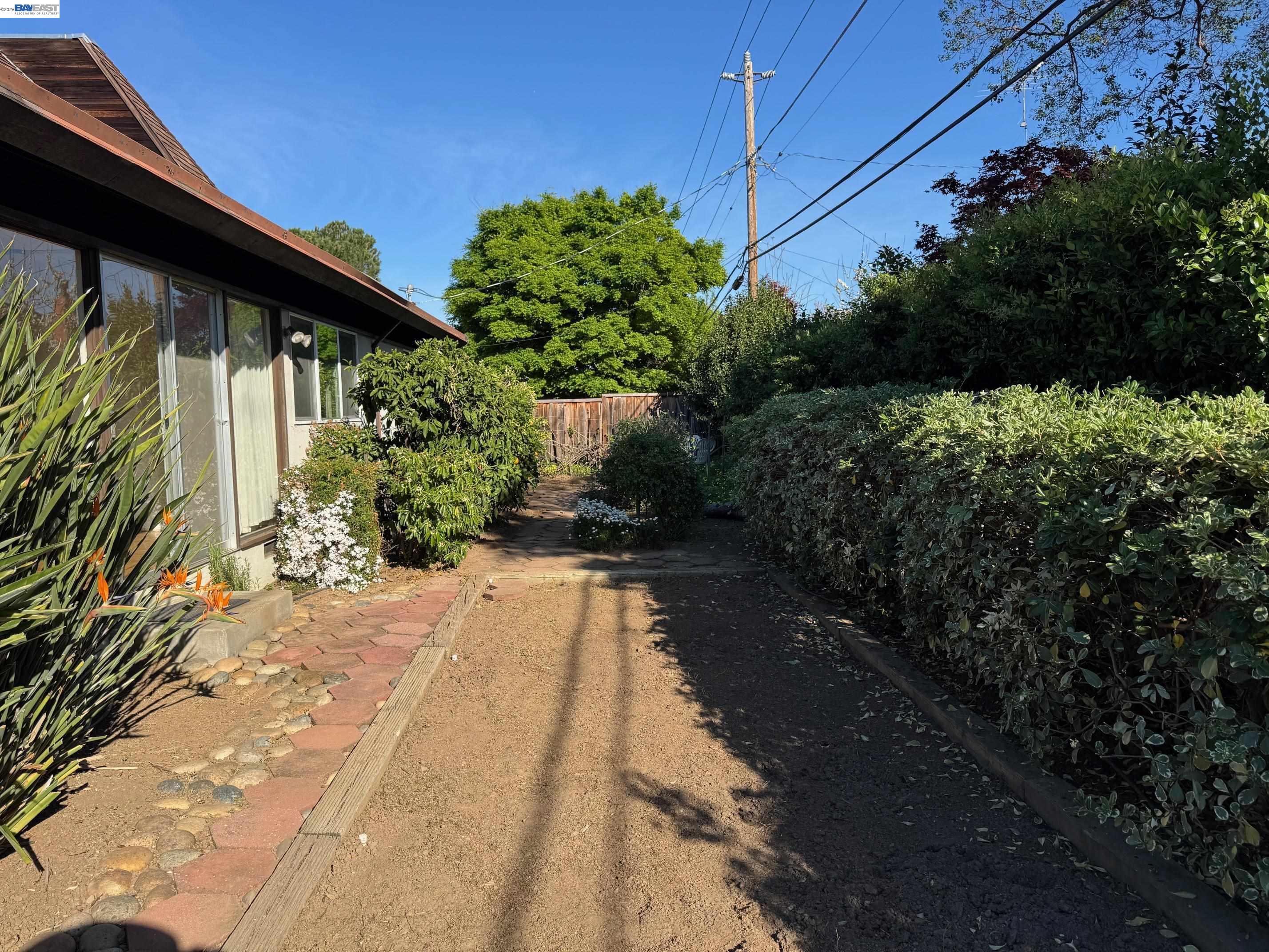 Detail Gallery Image 20 of 25 For 1233 Belknap Ct, Cupertino,  CA 95014 - 4 Beds | 2 Baths