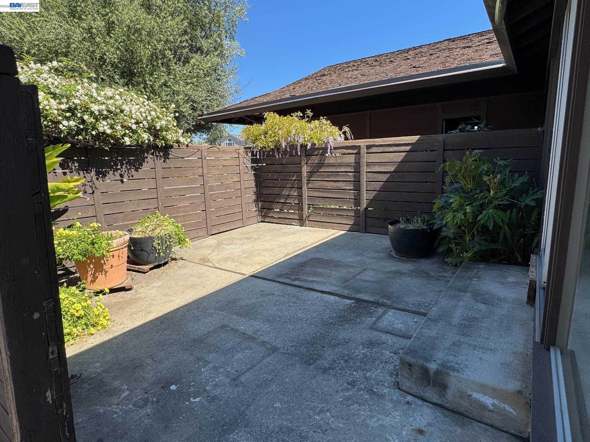 Detail Gallery Image 23 of 25 For 1233 Belknap Ct, Cupertino,  CA 95014 - 4 Beds | 2 Baths