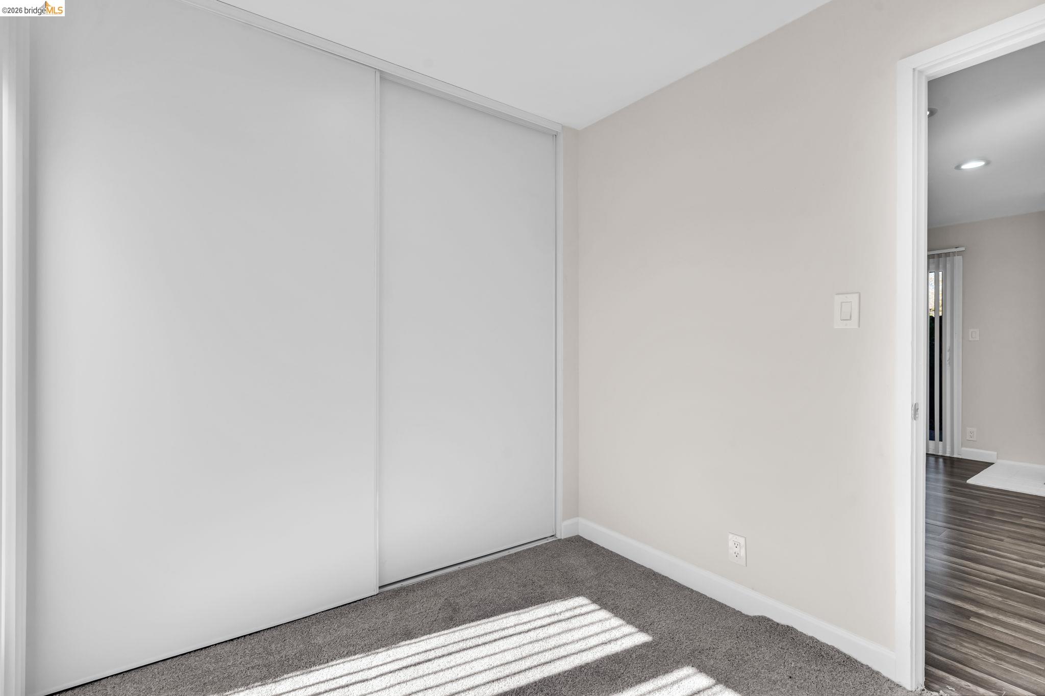 Detail Gallery Image 6 of 12 For 1942 Desert Cir, Walnut Creek,  CA 94598 - – Beds | – Baths