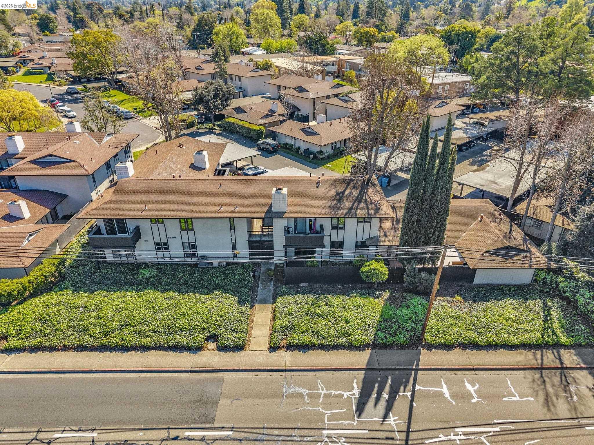 Detail Gallery Image 10 of 12 For 1942 Desert Cir, Walnut Creek,  CA 94598 - – Beds | – Baths