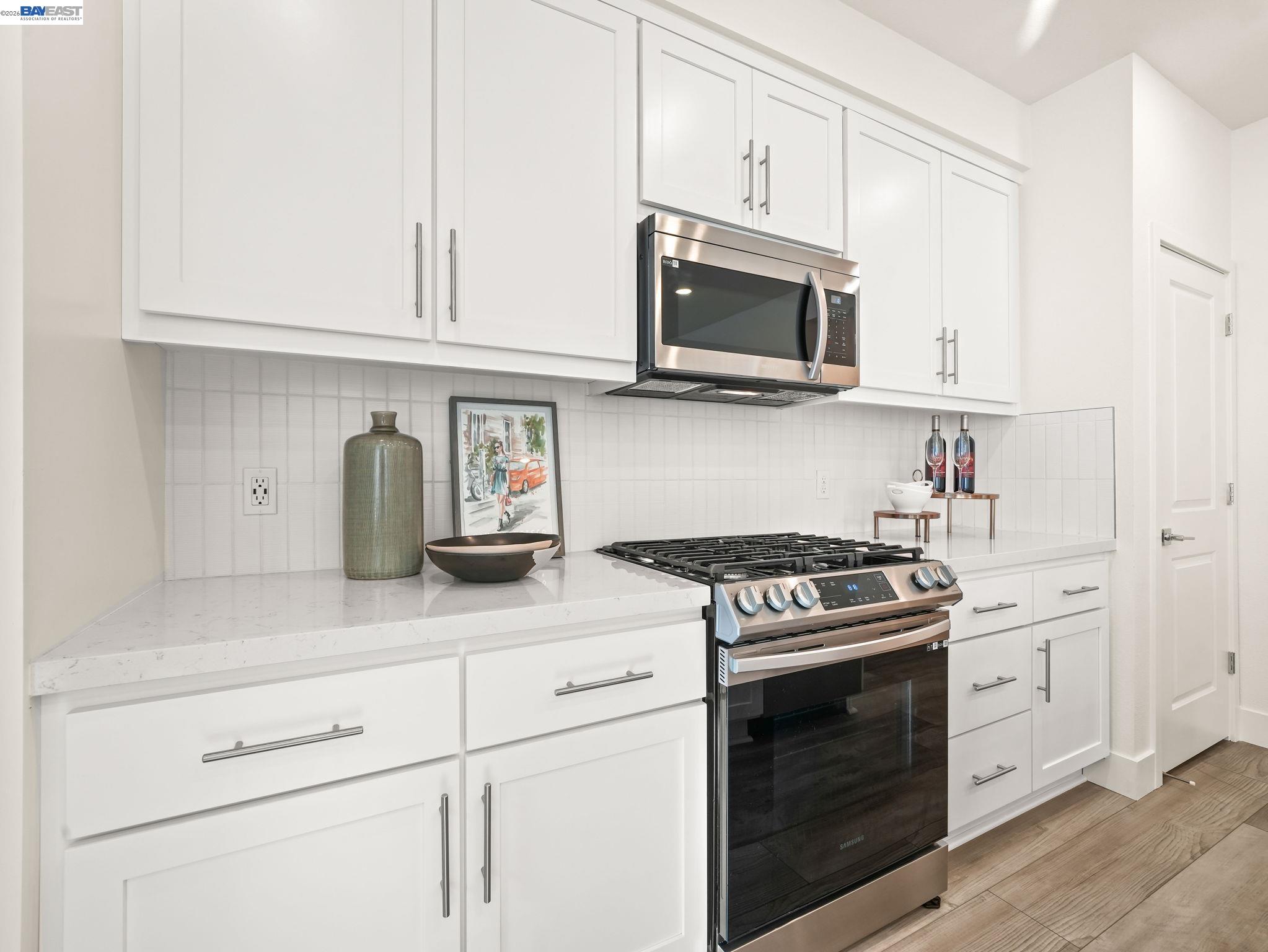 Photo #4: 41127884 Listing: Photo #4