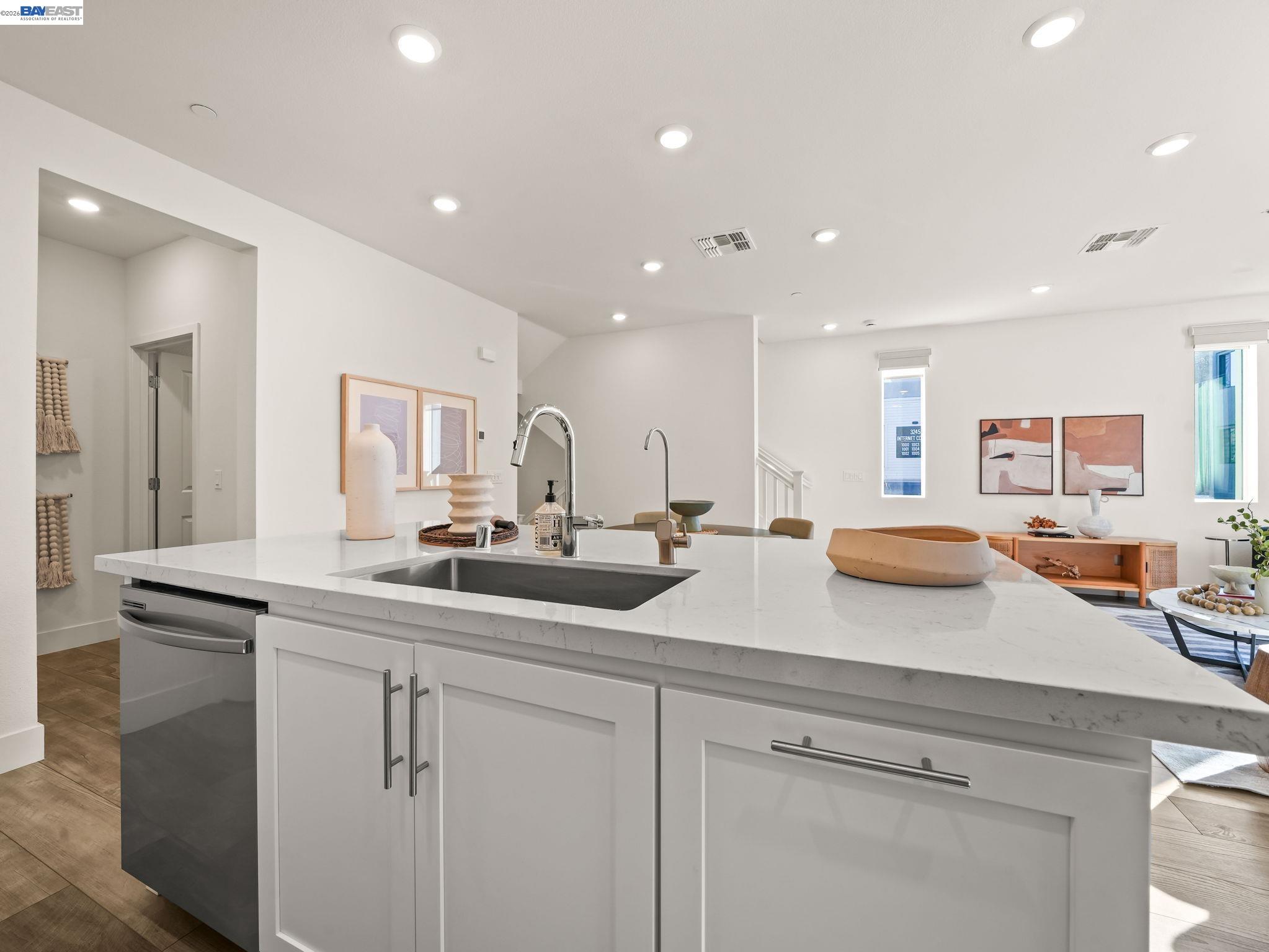 Photo #5: 41127884 Listing: Photo #5