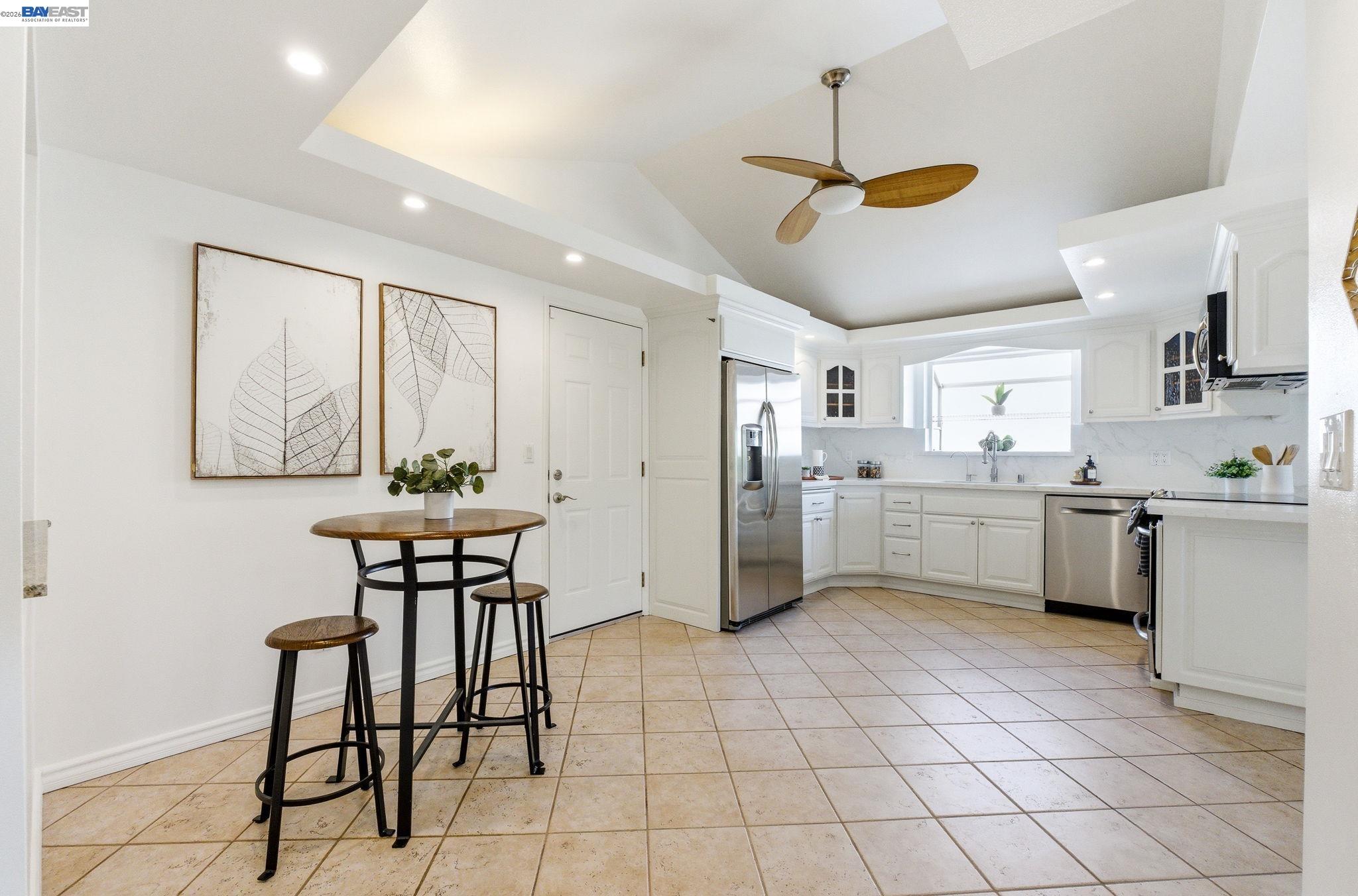 Detail Gallery Image 4 of 50 For 2446 Bing Pl, Union City,  CA 94587 - 3 Beds | 2 Baths