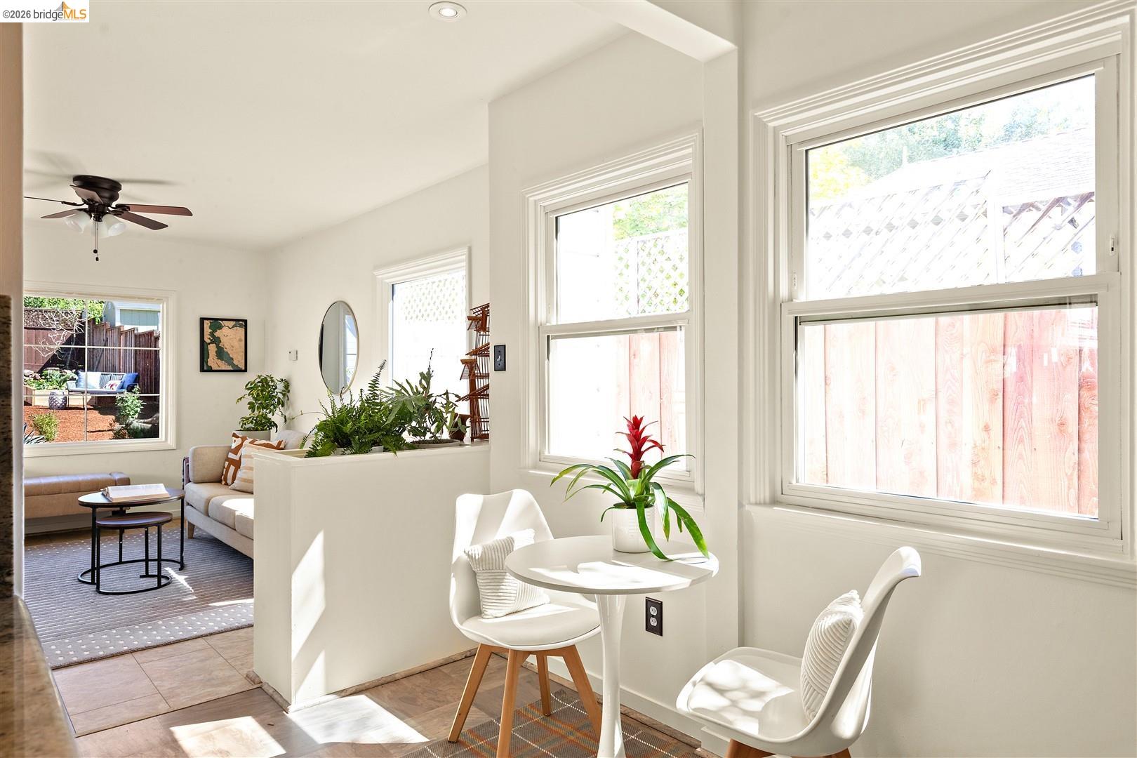 Detail Gallery Image 14 of 39 For 3292 Jordan Rd, Oakland,  CA 94602 - 2 Beds | 1 Baths