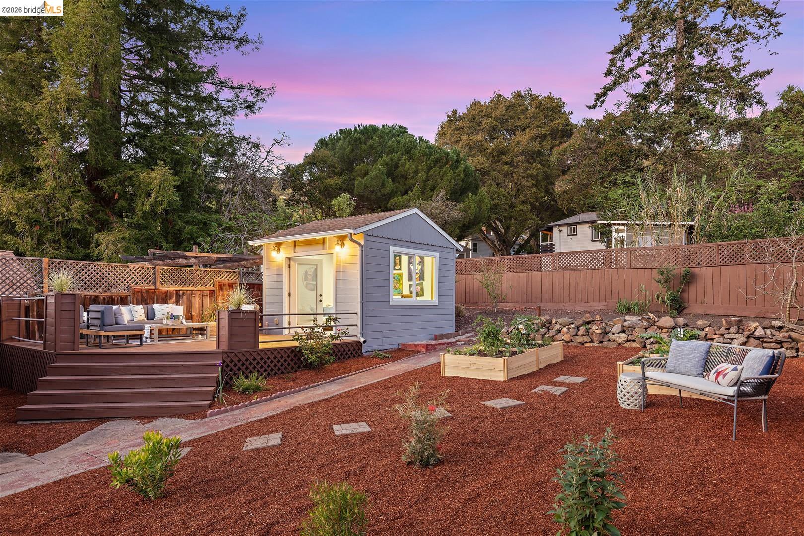 Detail Gallery Image 22 of 39 For 3292 Jordan Rd, Oakland,  CA 94602 - 2 Beds | 1 Baths