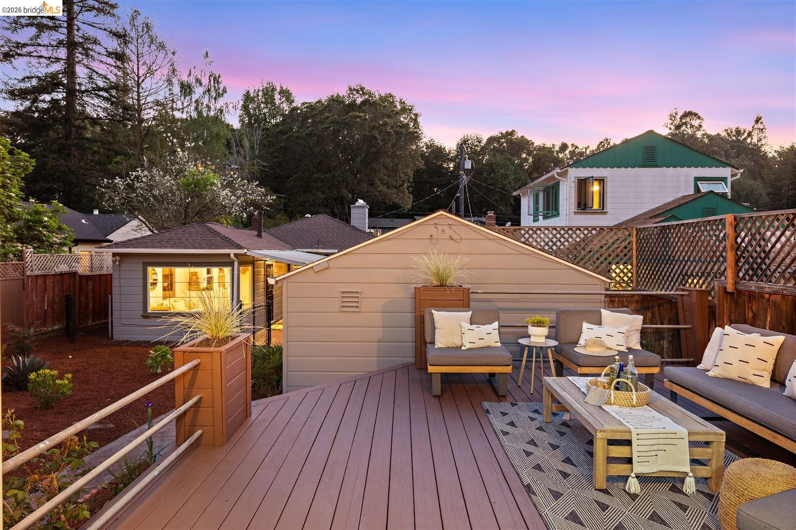 Detail Gallery Image 24 of 39 For 3292 Jordan Rd, Oakland,  CA 94602 - 2 Beds | 1 Baths