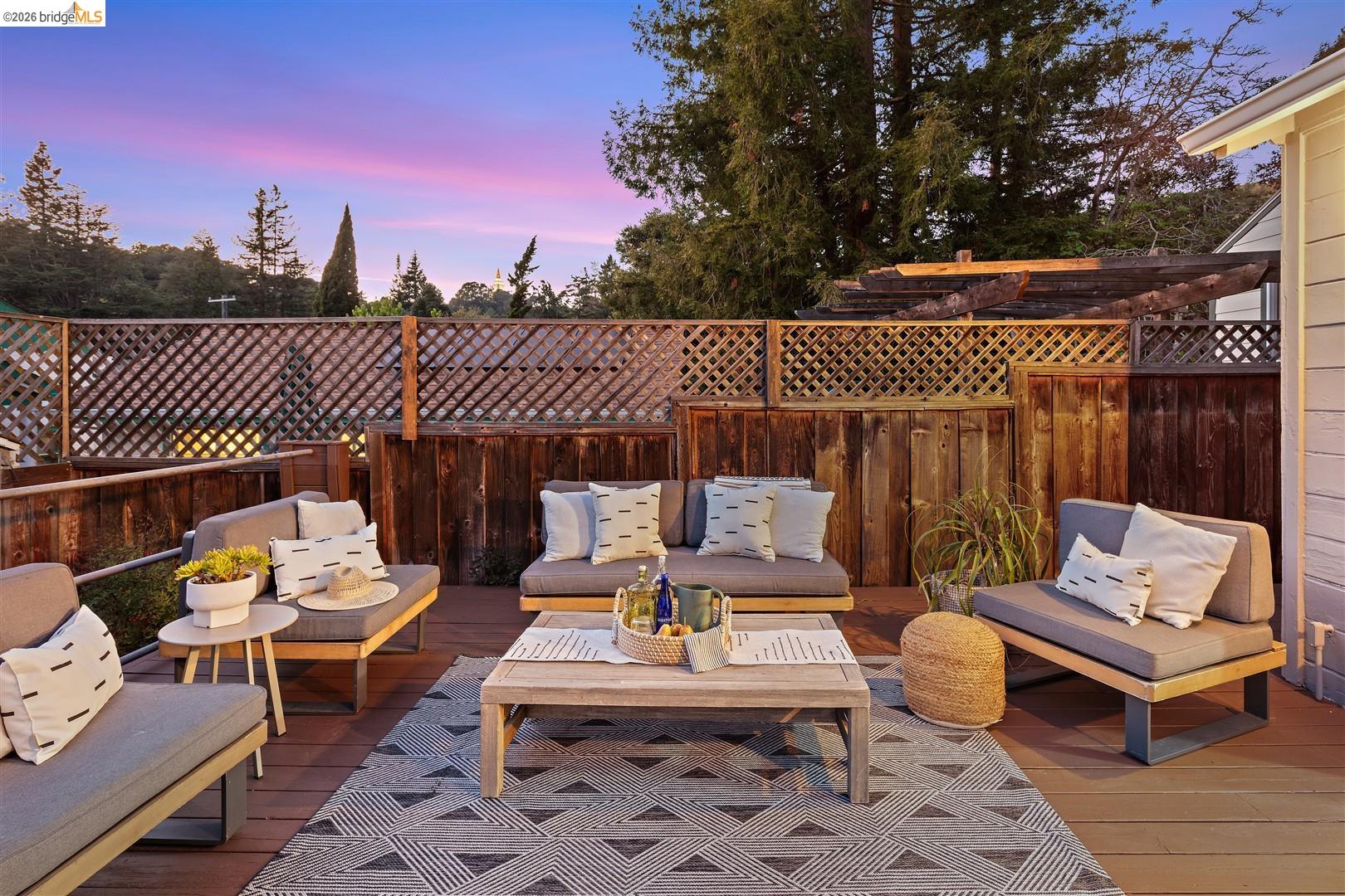 Detail Gallery Image 26 of 39 For 3292 Jordan Rd, Oakland,  CA 94602 - 2 Beds | 1 Baths