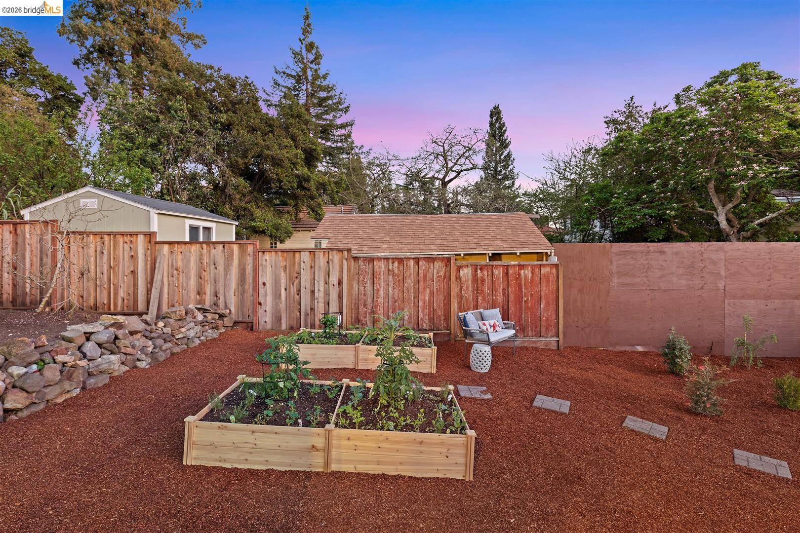 Detail Gallery Image 27 of 39 For 3292 Jordan Rd, Oakland,  CA 94602 - 2 Beds | 1 Baths