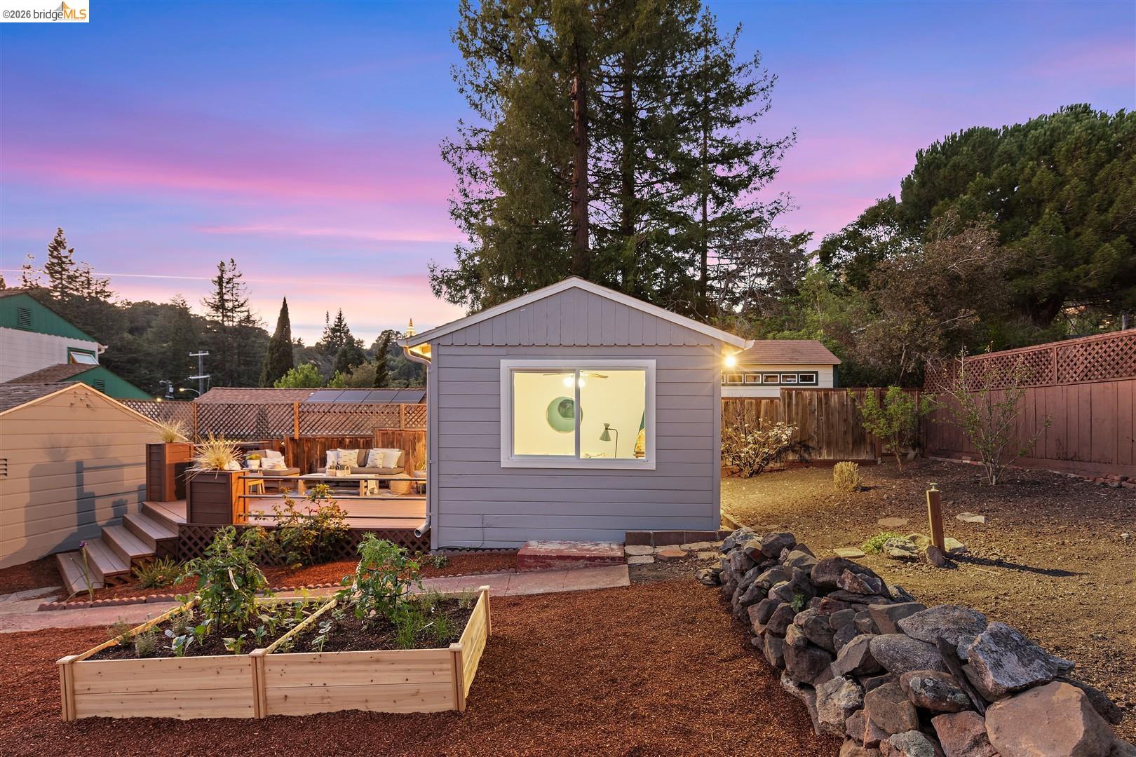 Detail Gallery Image 28 of 39 For 3292 Jordan Rd, Oakland,  CA 94602 - 2 Beds | 1 Baths