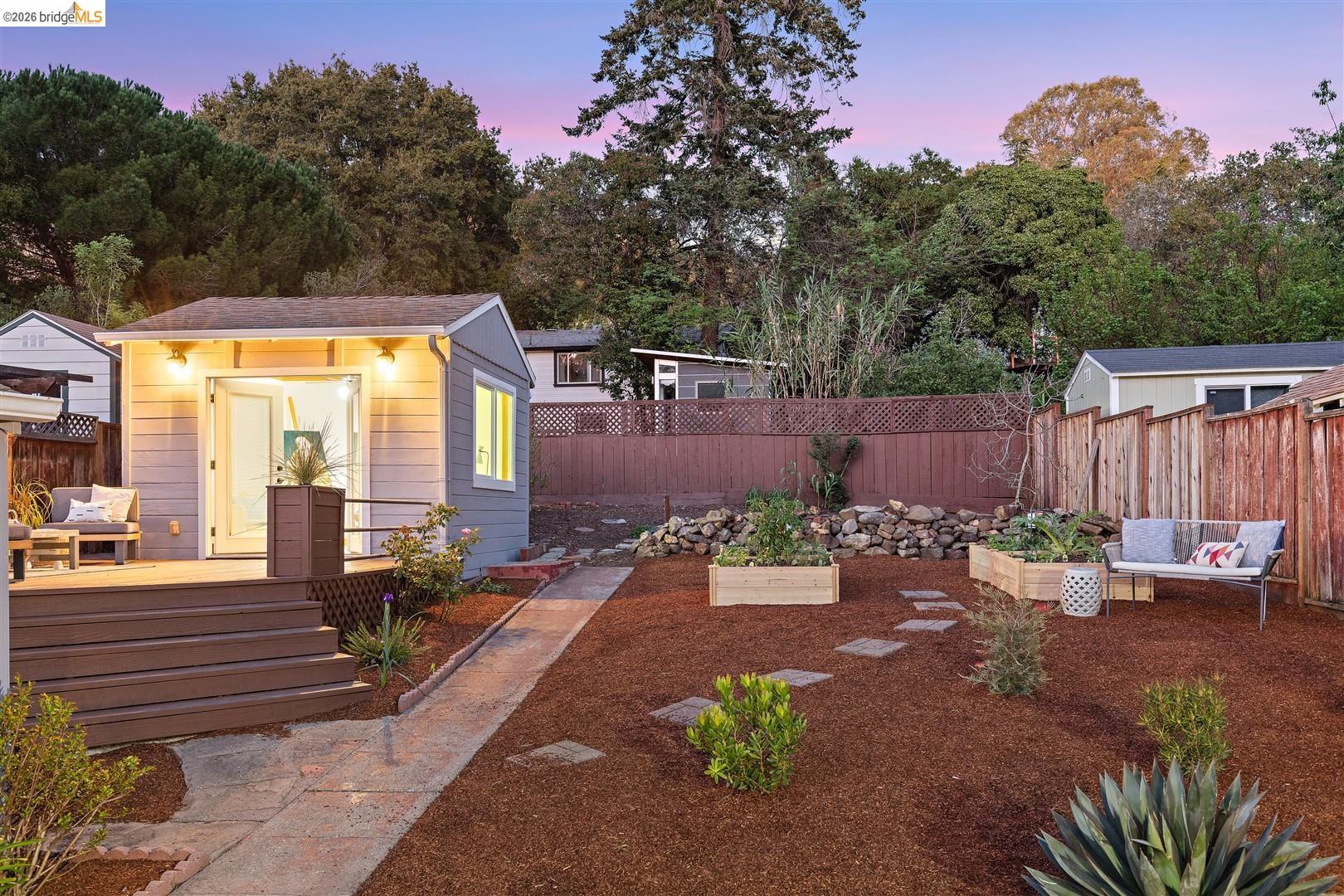 Detail Gallery Image 30 of 39 For 3292 Jordan Rd, Oakland,  CA 94602 - 2 Beds | 1 Baths