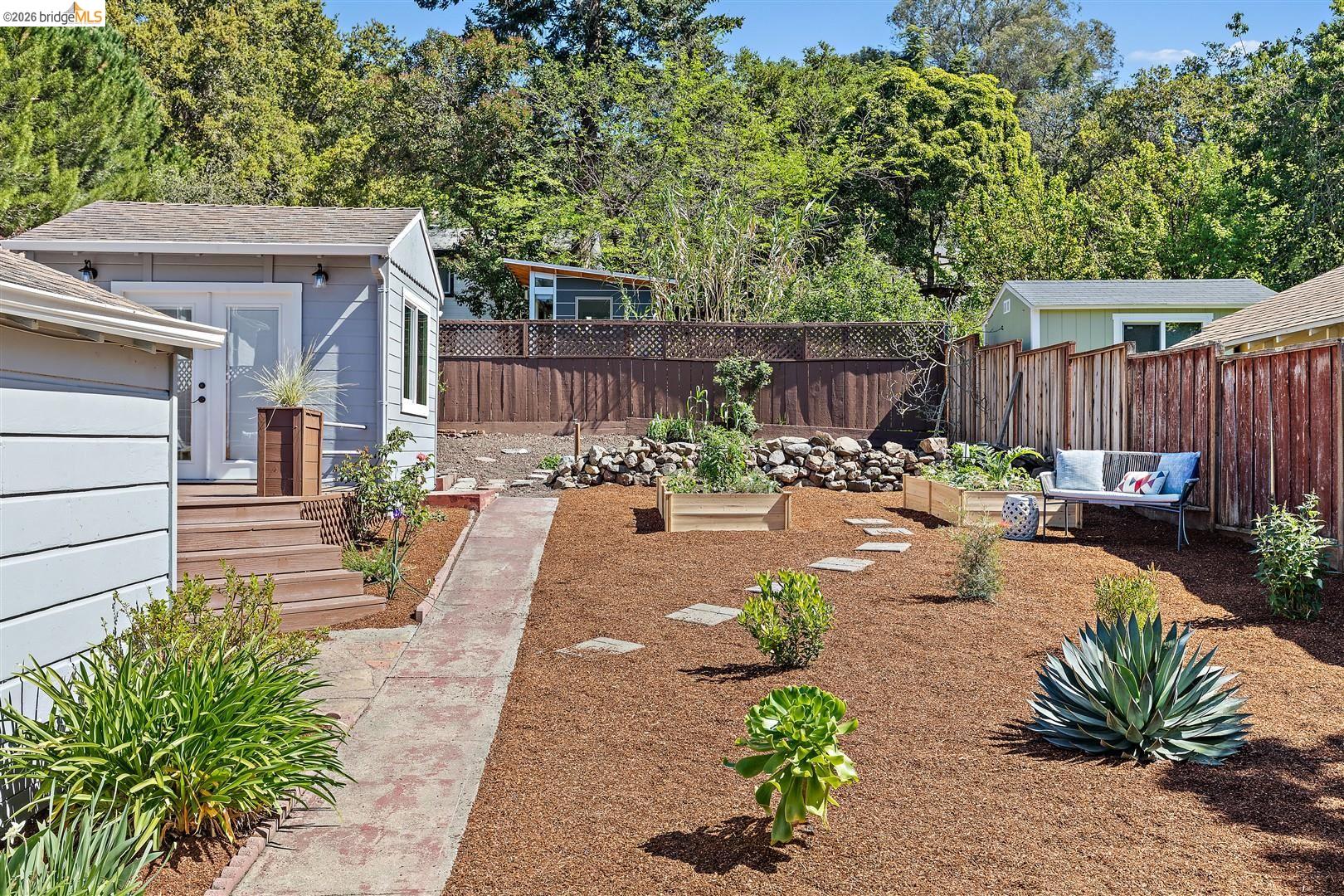 Detail Gallery Image 34 of 39 For 3292 Jordan Rd, Oakland,  CA 94602 - 2 Beds | 1 Baths