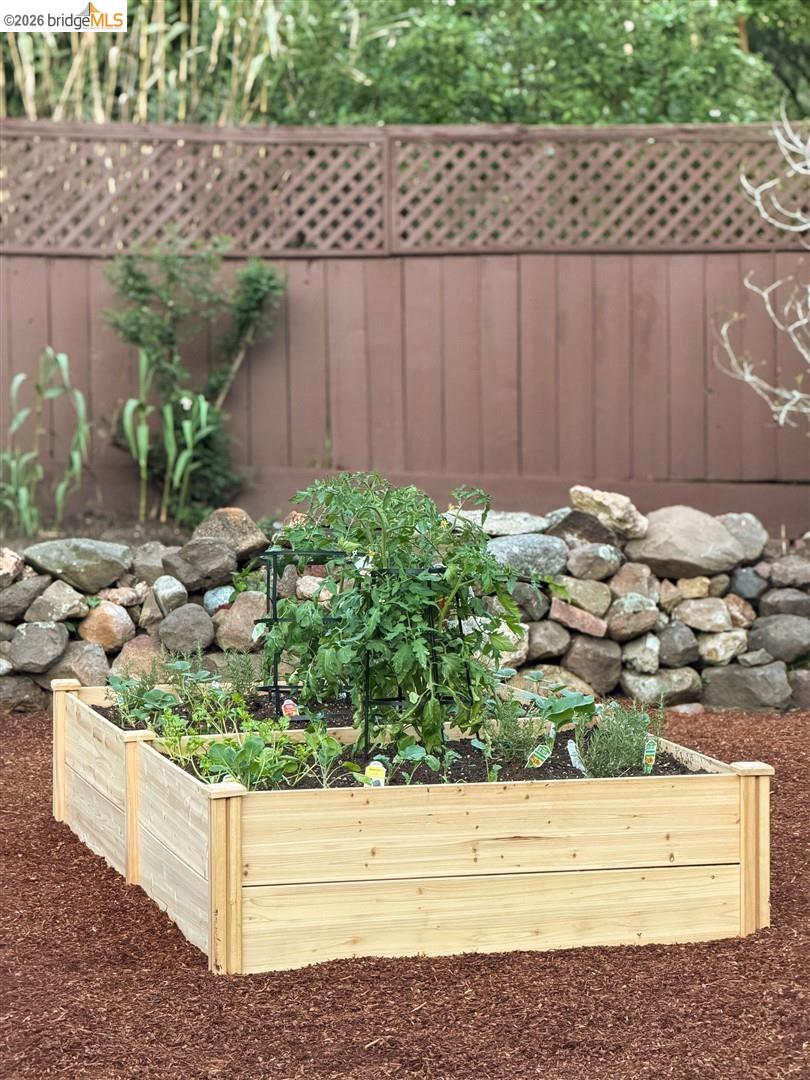 Detail Gallery Image 37 of 39 For 3292 Jordan Rd, Oakland,  CA 94602 - 2 Beds | 1 Baths