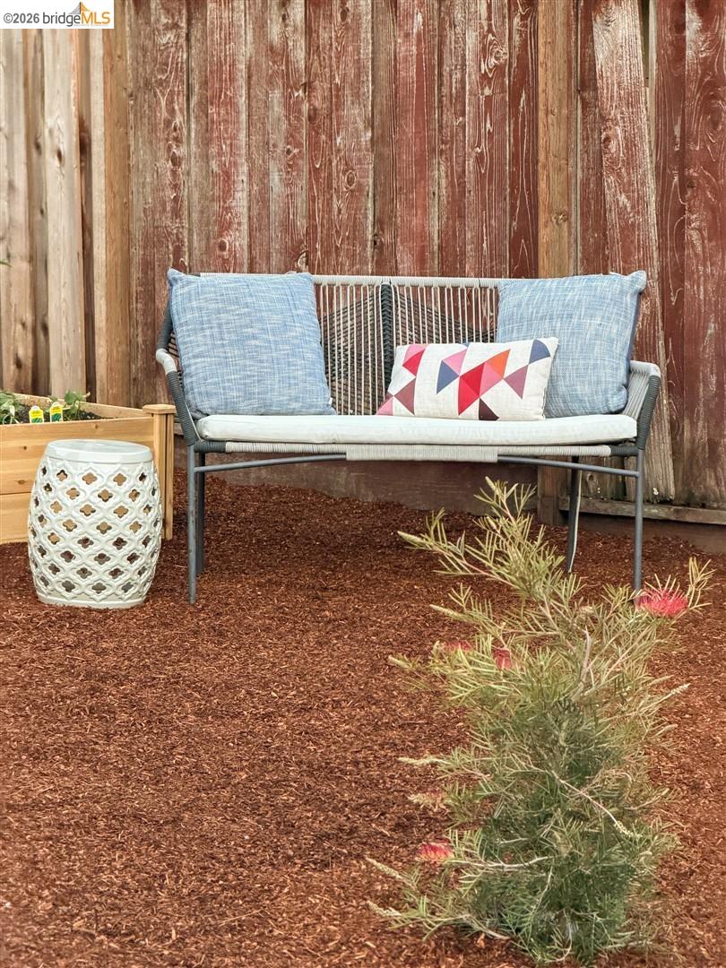 Detail Gallery Image 38 of 39 For 3292 Jordan Rd, Oakland,  CA 94602 - 2 Beds | 1 Baths