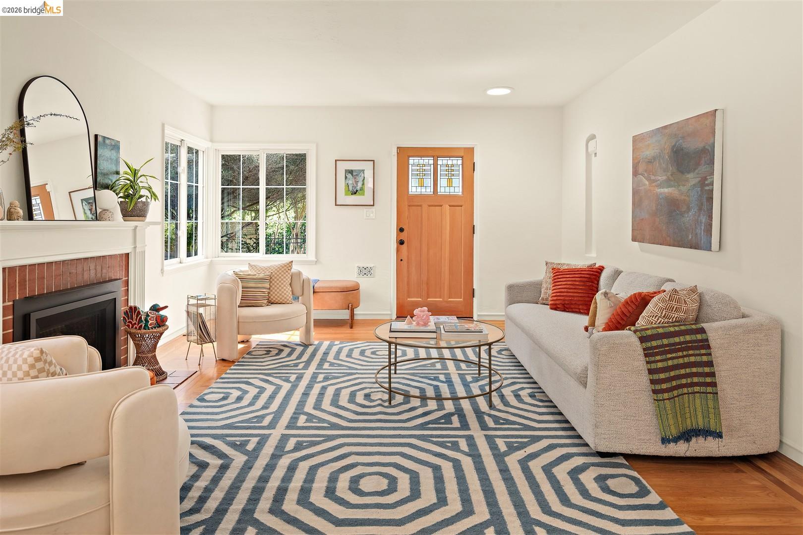 Detail Gallery Image 6 of 39 For 3292 Jordan Rd, Oakland,  CA 94602 - 2 Beds | 1 Baths