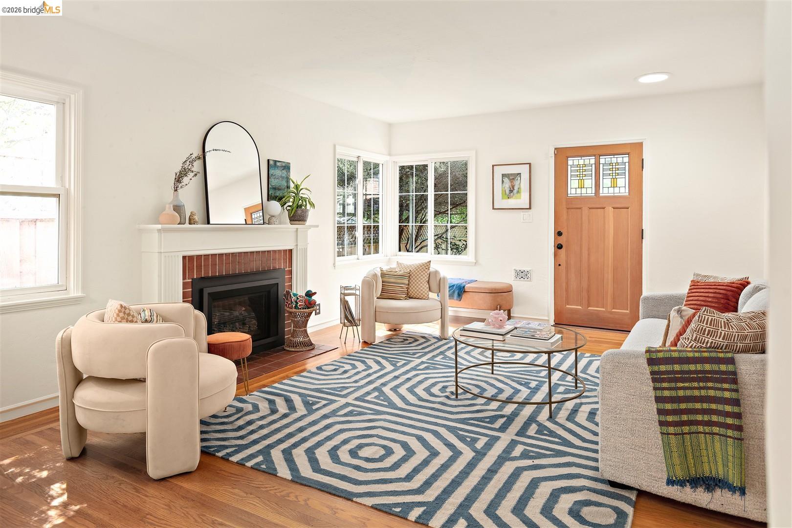 Detail Gallery Image 7 of 39 For 3292 Jordan Rd, Oakland,  CA 94602 - 2 Beds | 1 Baths