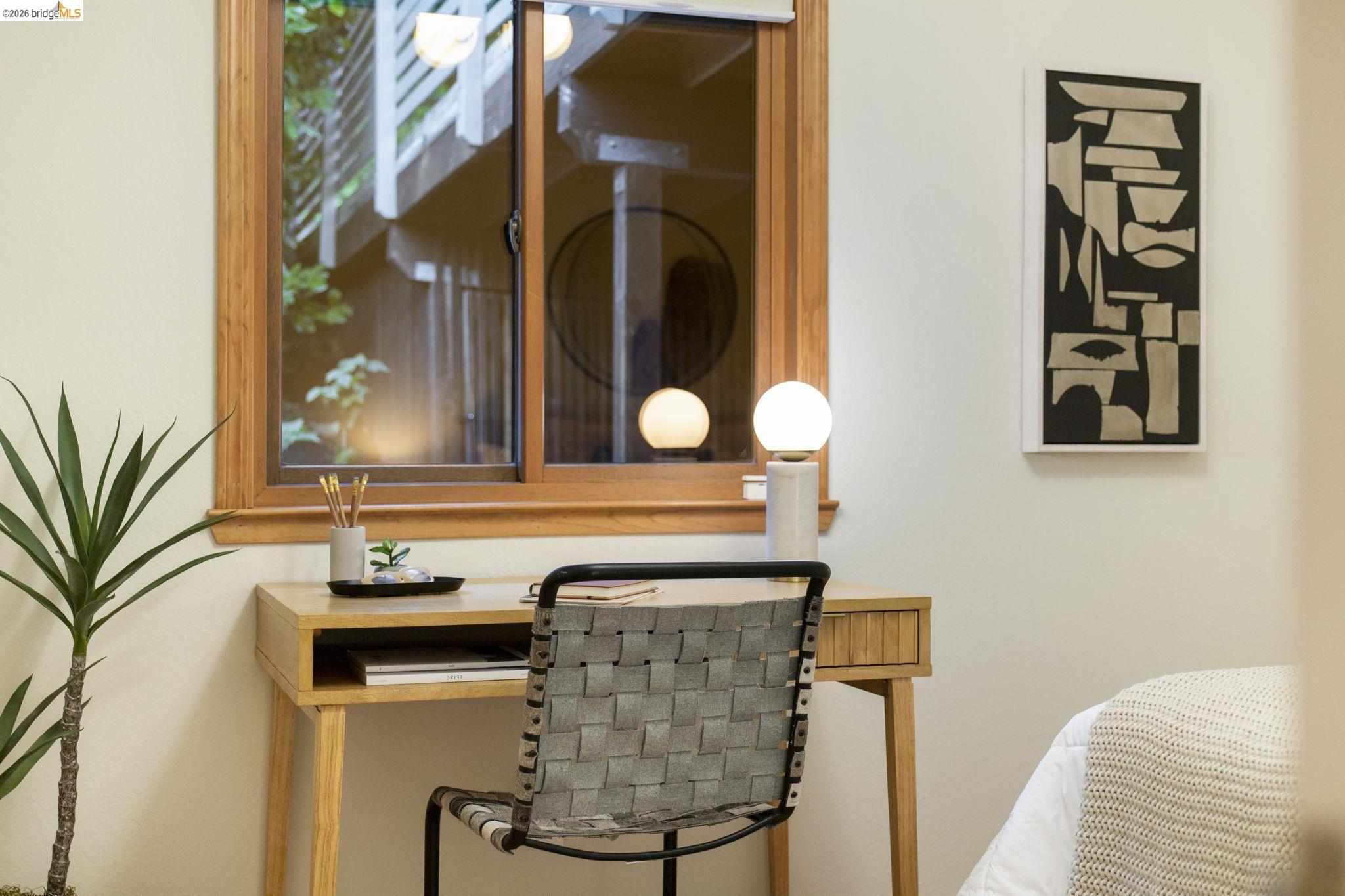 Detail Gallery Image 26 of 51 For 6476 Valley View Rd., Oakland,  CA 94611 - 4 Beds | 3 Baths