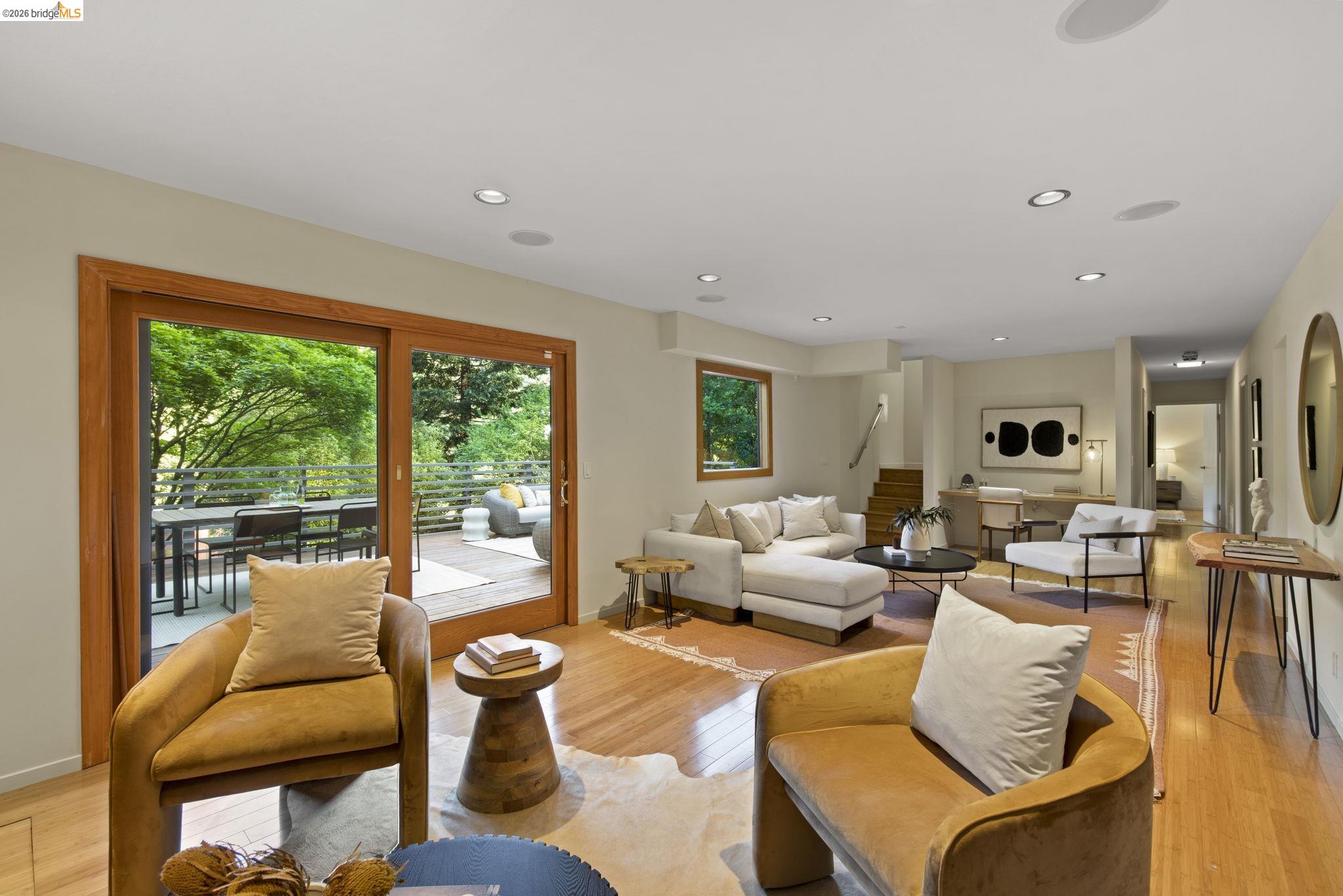 Detail Gallery Image 31 of 51 For 6476 Valley View Rd., Oakland,  CA 94611 - 4 Beds | 3 Baths