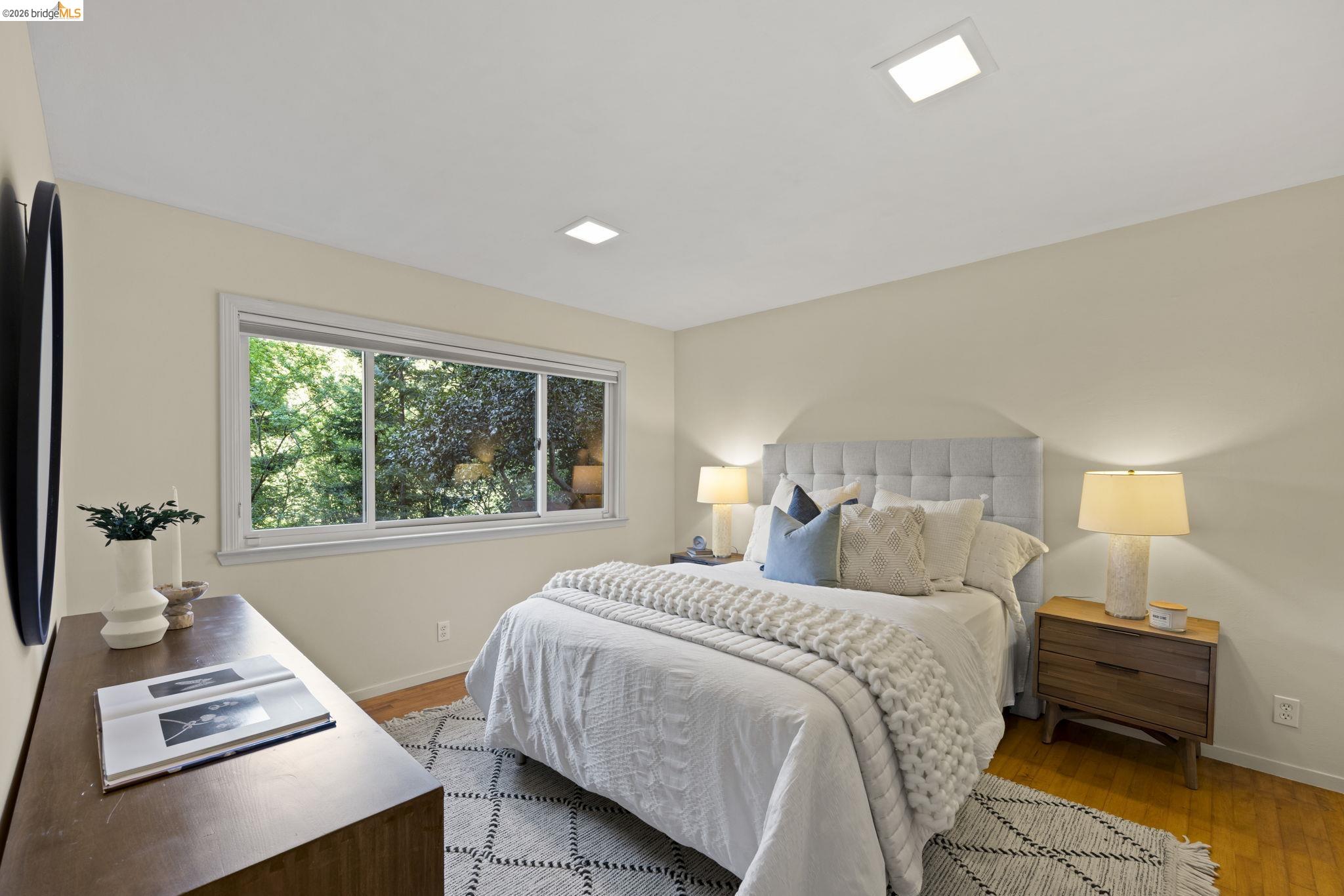 Detail Gallery Image 38 of 51 For 6476 Valley View Rd., Oakland,  CA 94611 - 4 Beds | 3 Baths