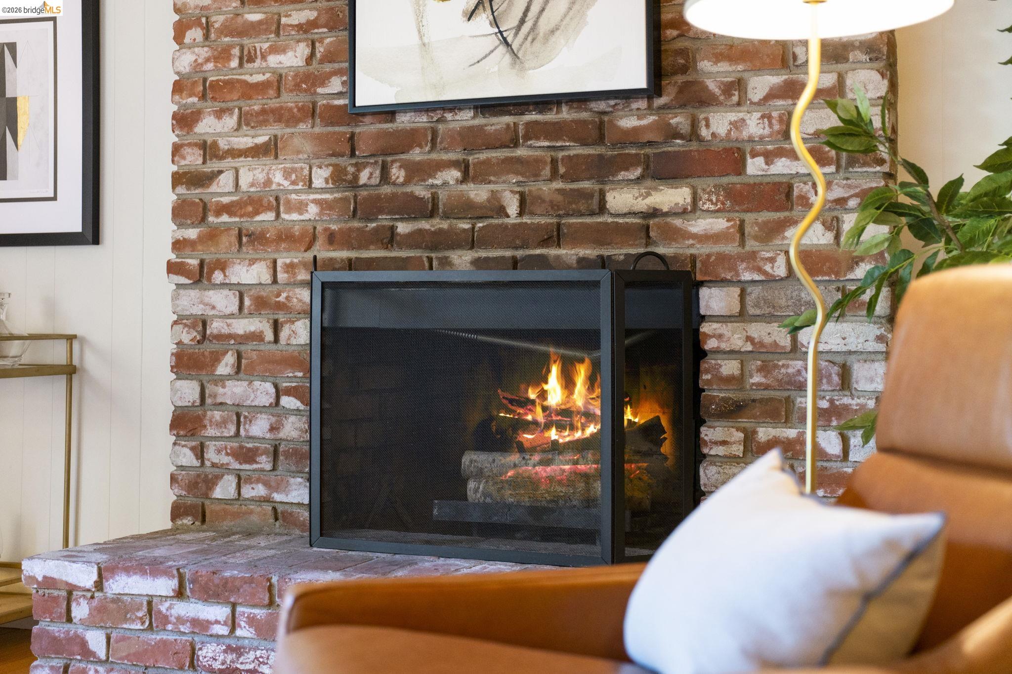 Detail Gallery Image 5 of 51 For 6476 Valley View Rd., Oakland,  CA 94611 - 4 Beds | 3 Baths