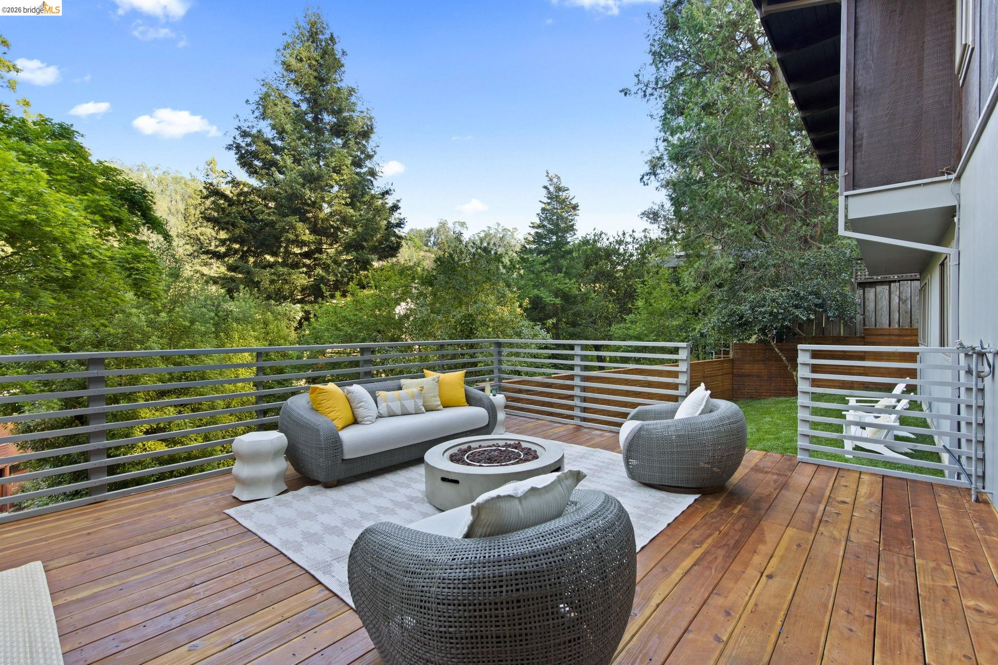 Detail Gallery Image 44 of 51 For 6476 Valley View Rd., Oakland,  CA 94611 - 4 Beds | 3 Baths