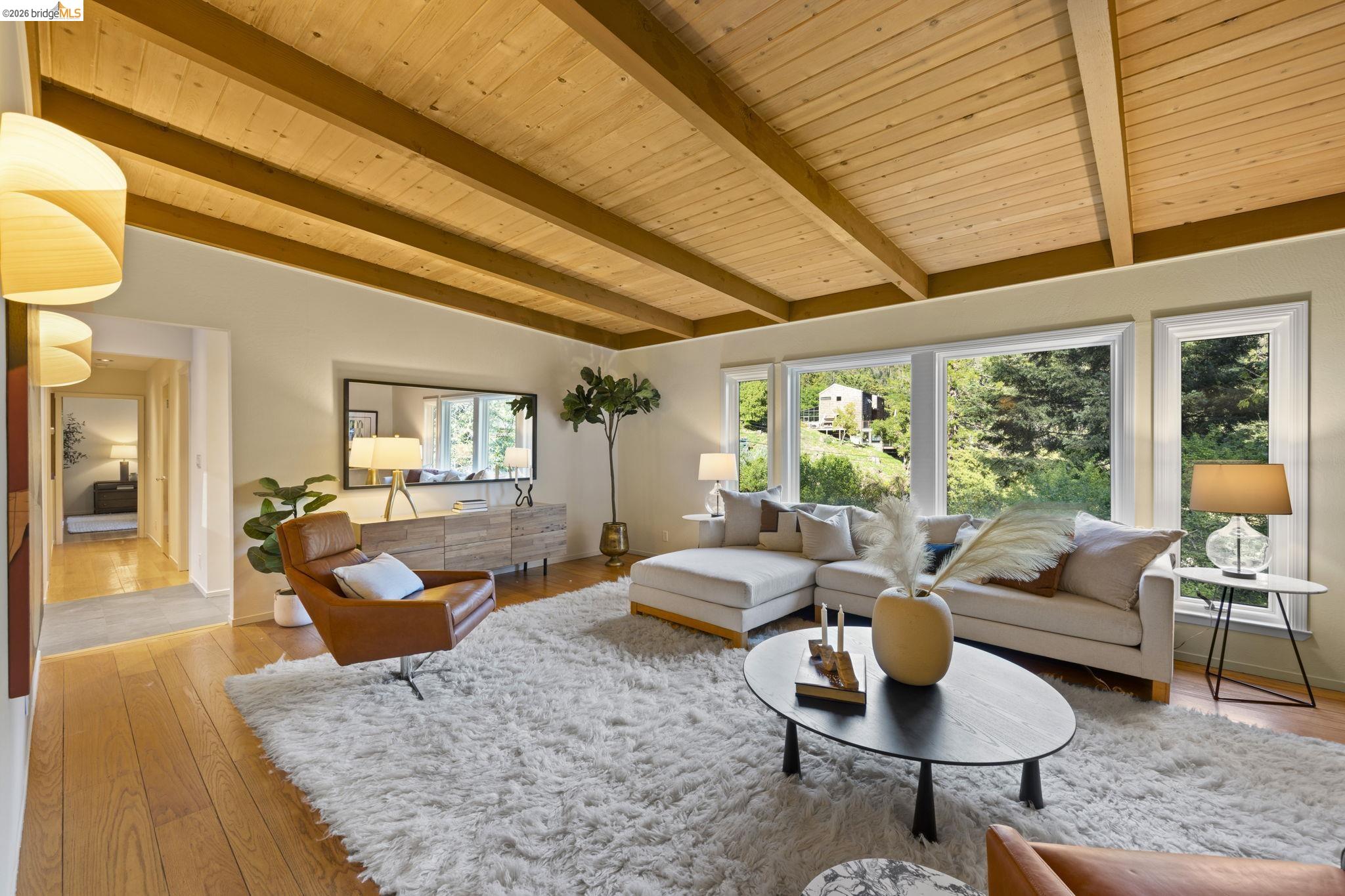 Detail Gallery Image 6 of 51 For 6476 Valley View Rd., Oakland,  CA 94611 - 4 Beds | 3 Baths