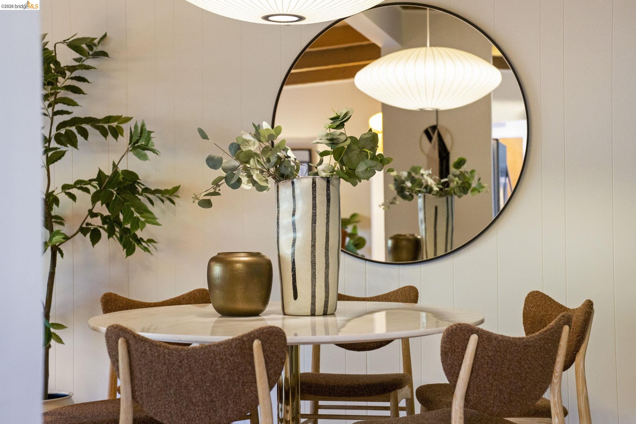 Detail Gallery Image 9 of 51 For 6476 Valley View Rd., Oakland,  CA 94611 - 4 Beds | 3 Baths