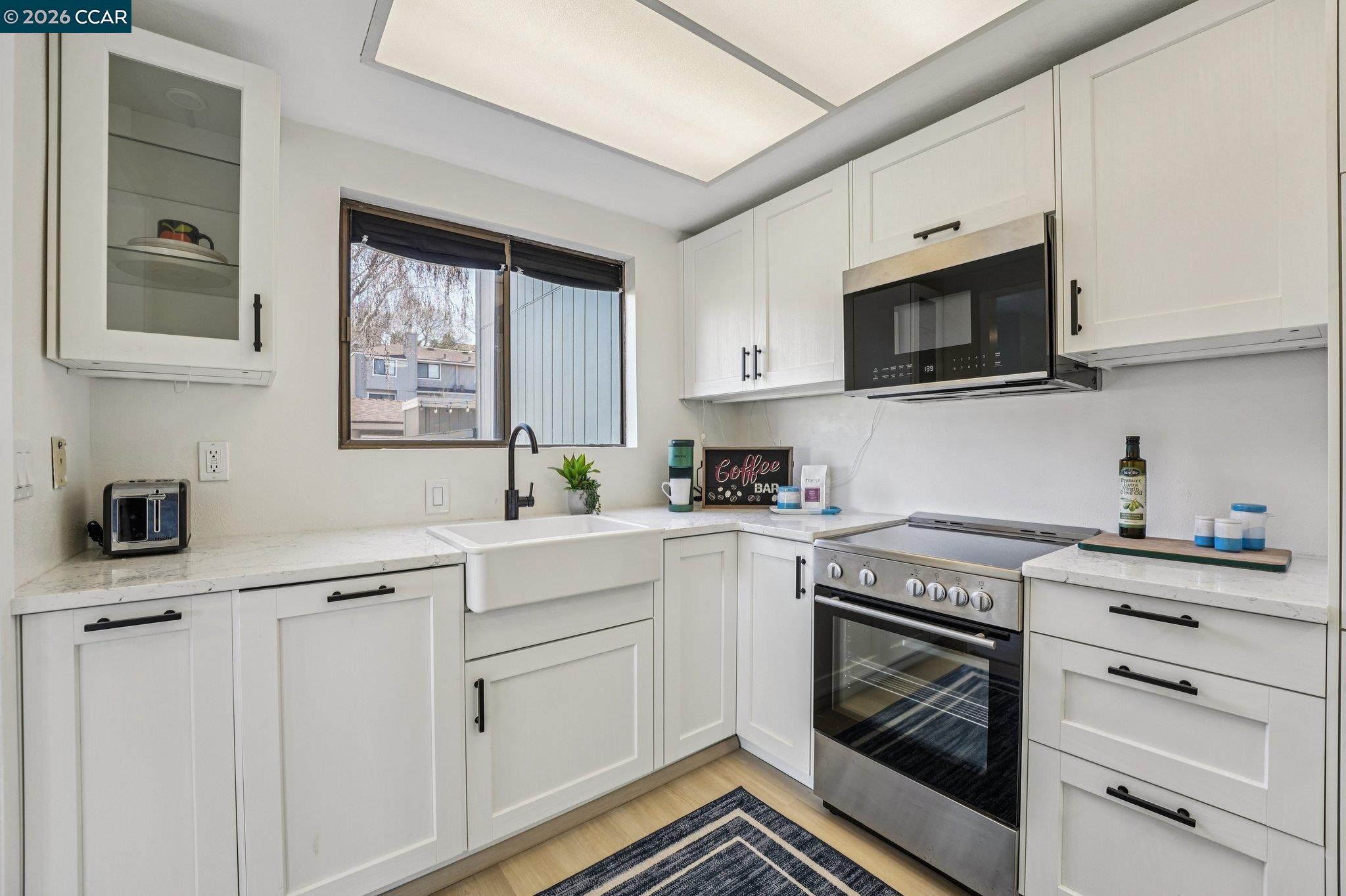 Detail Gallery Image 11 of 35 For 2 Lakeview Ct, Novato,  CA 94947 - 2 Beds | 1 Baths