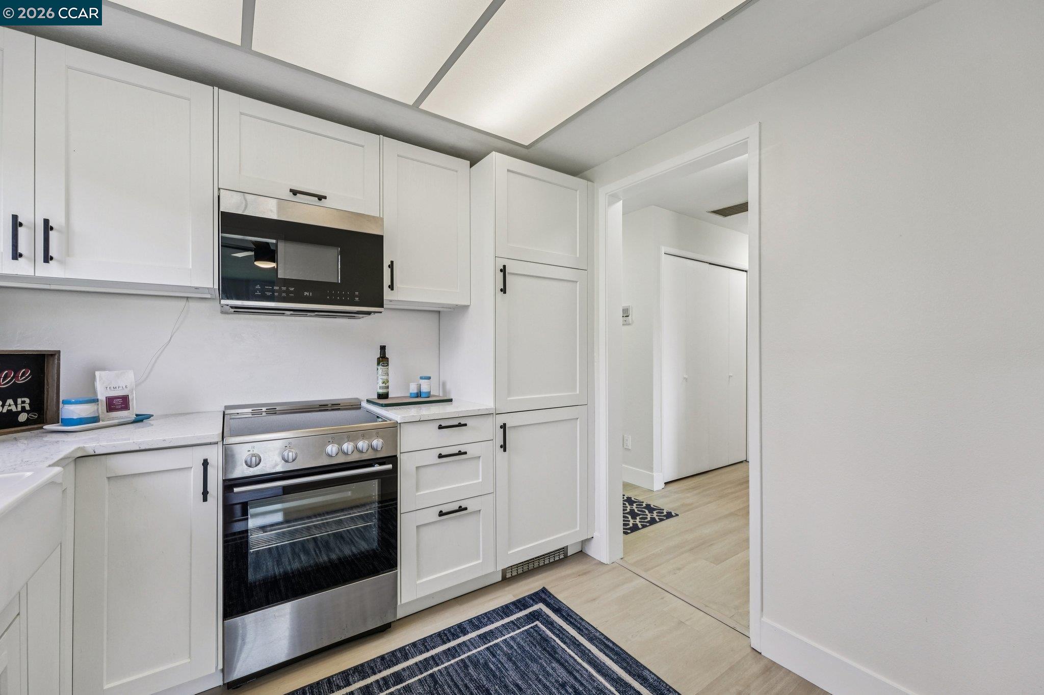 Detail Gallery Image 12 of 35 For 2 Lakeview Ct, Novato,  CA 94947 - 2 Beds | 1 Baths