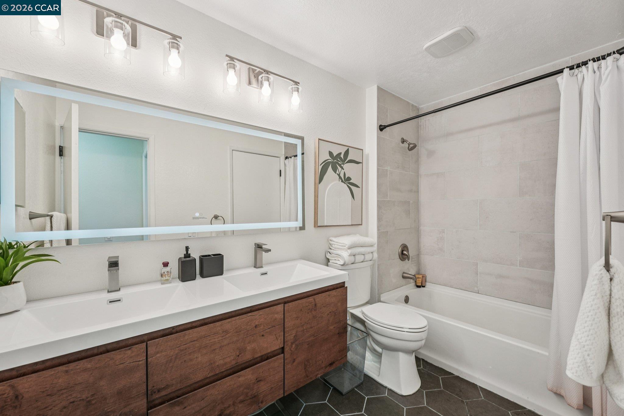 Detail Gallery Image 24 of 35 For 2 Lakeview Ct, Novato,  CA 94947 - 2 Beds | 1 Baths