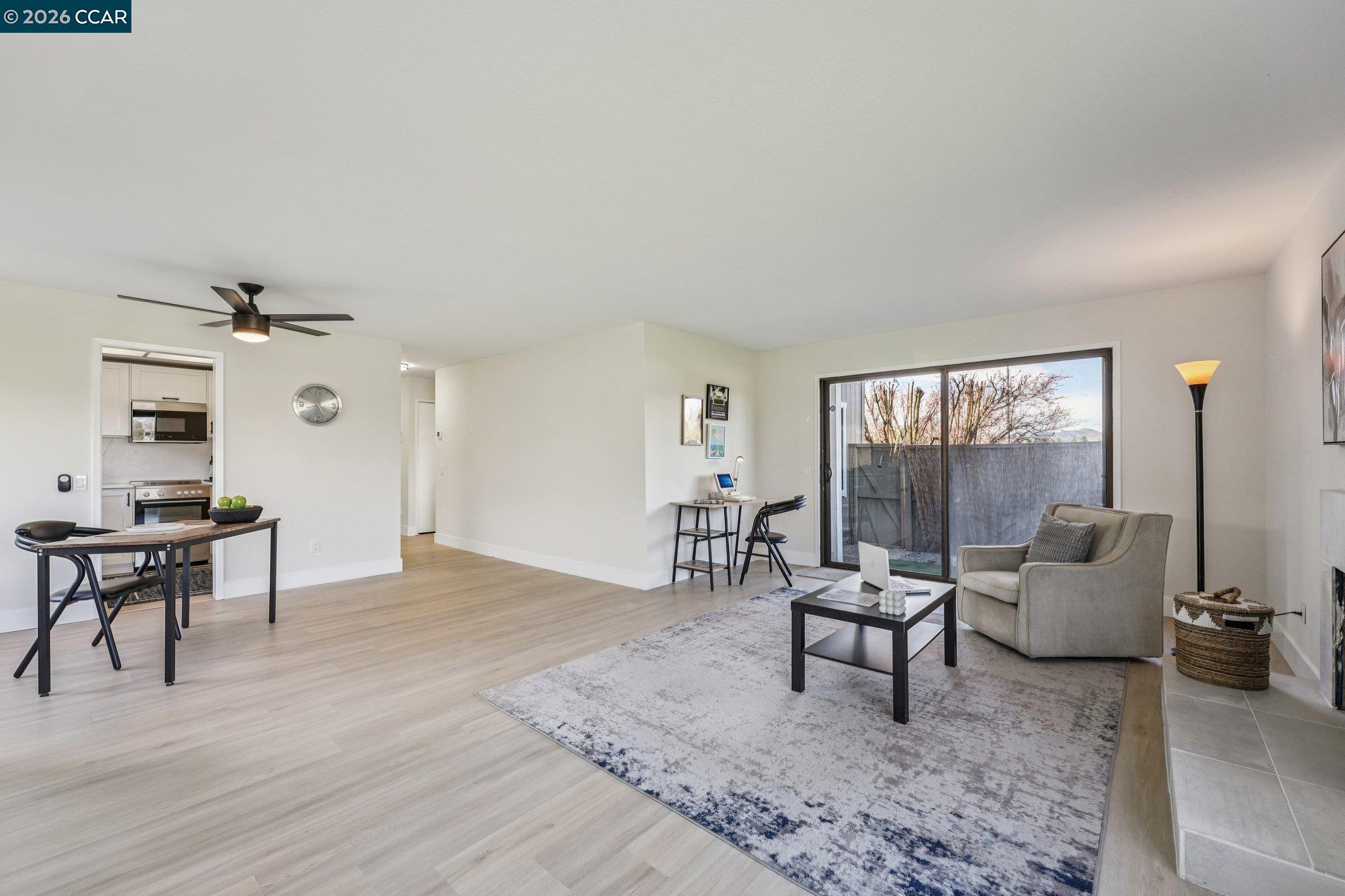 Detail Gallery Image 4 of 35 For 2 Lakeview Ct, Novato,  CA 94947 - 2 Beds | 1 Baths