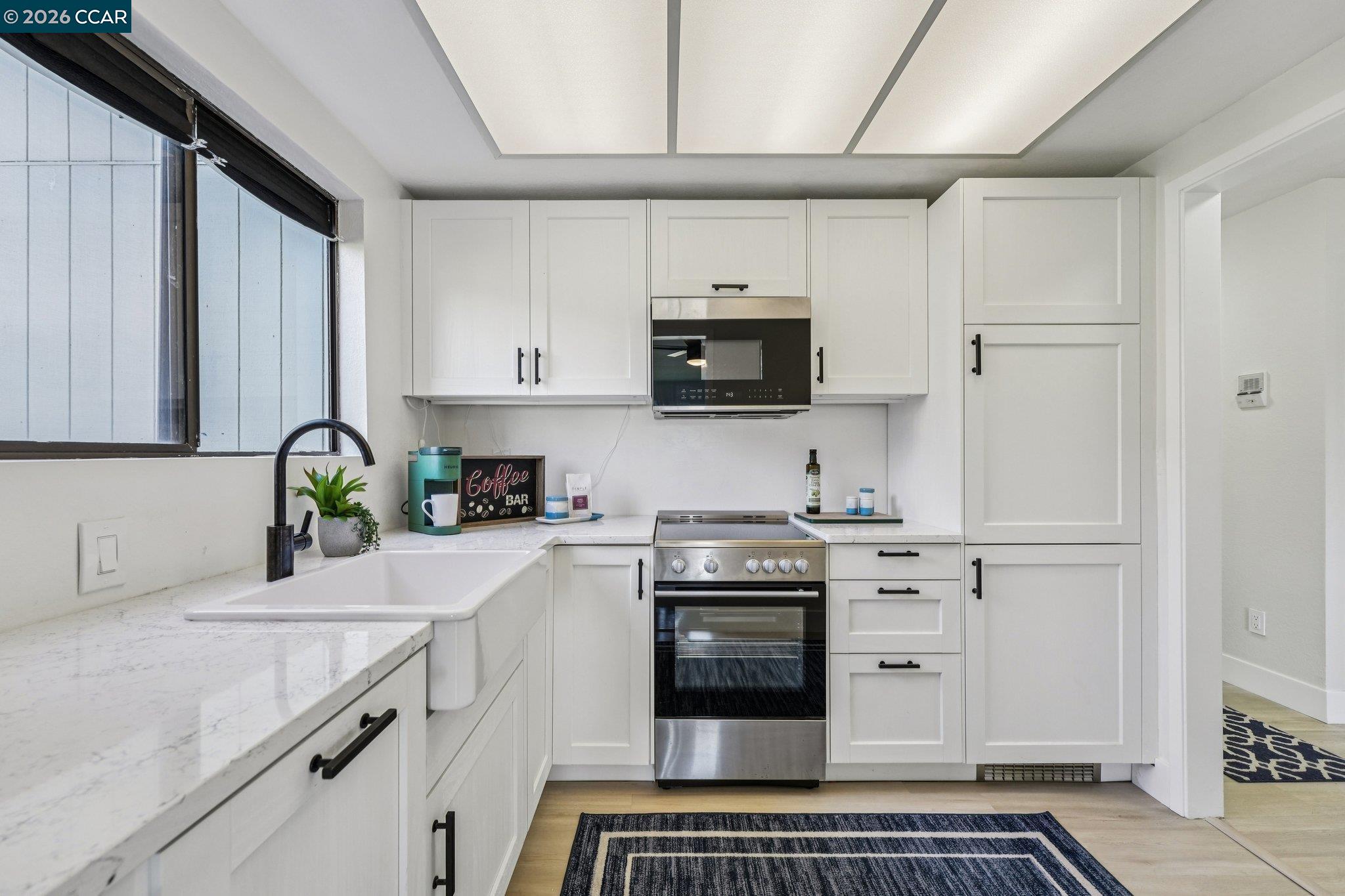 Detail Gallery Image 7 of 35 For 2 Lakeview Ct, Novato,  CA 94947 - 2 Beds | 1 Baths