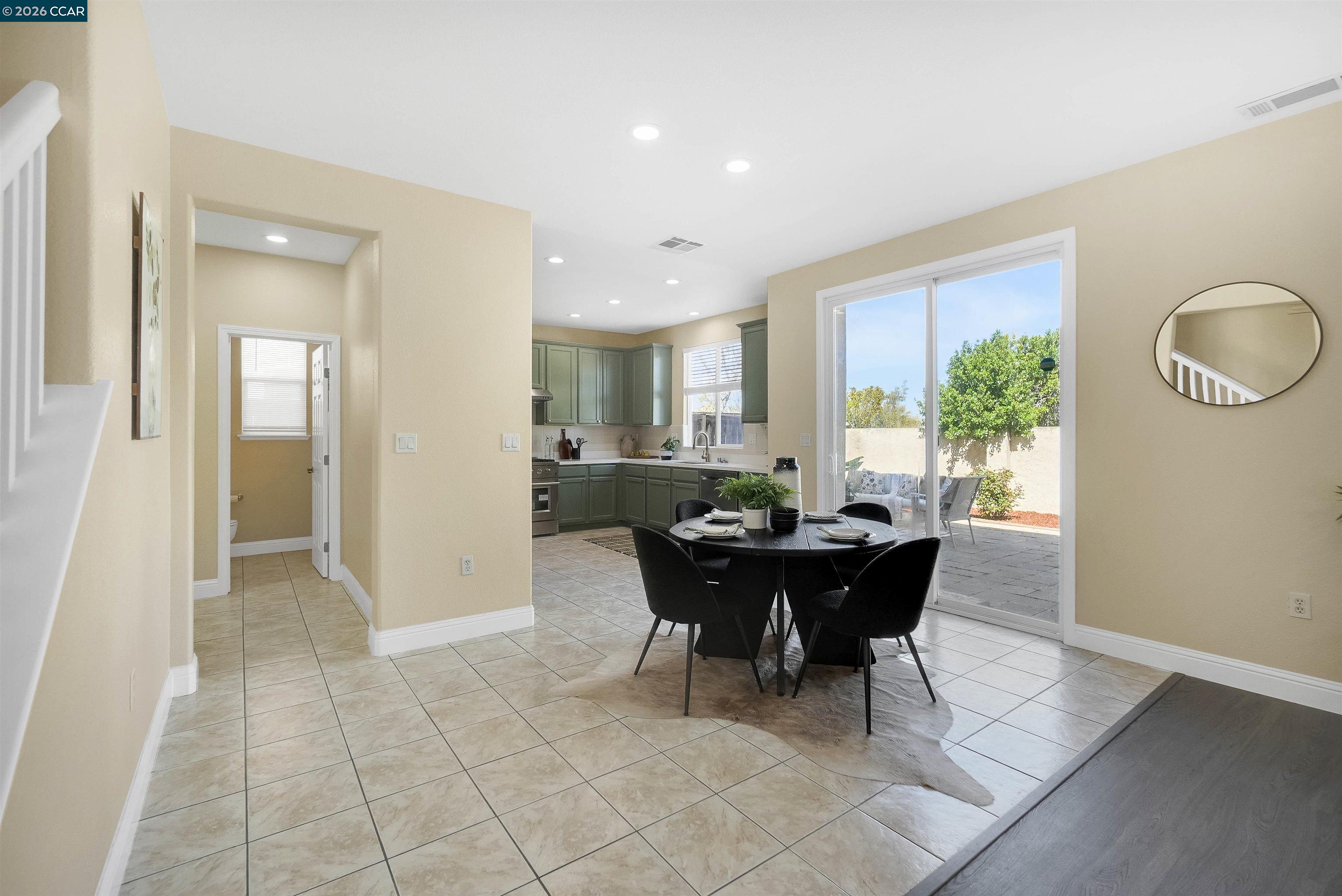 Detail Gallery Image 18 of 60 For 1012 Salt Spray Ter, Hercules,  CA 94547 - 4 Beds | 2/1 Baths