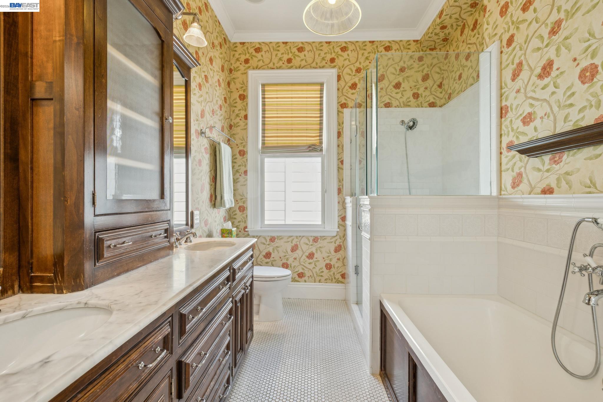 Detail Gallery Image 11 of 46 For 2070 Bush St, San Francisco,  CA 94115 - 3 Beds | 2/1 Baths