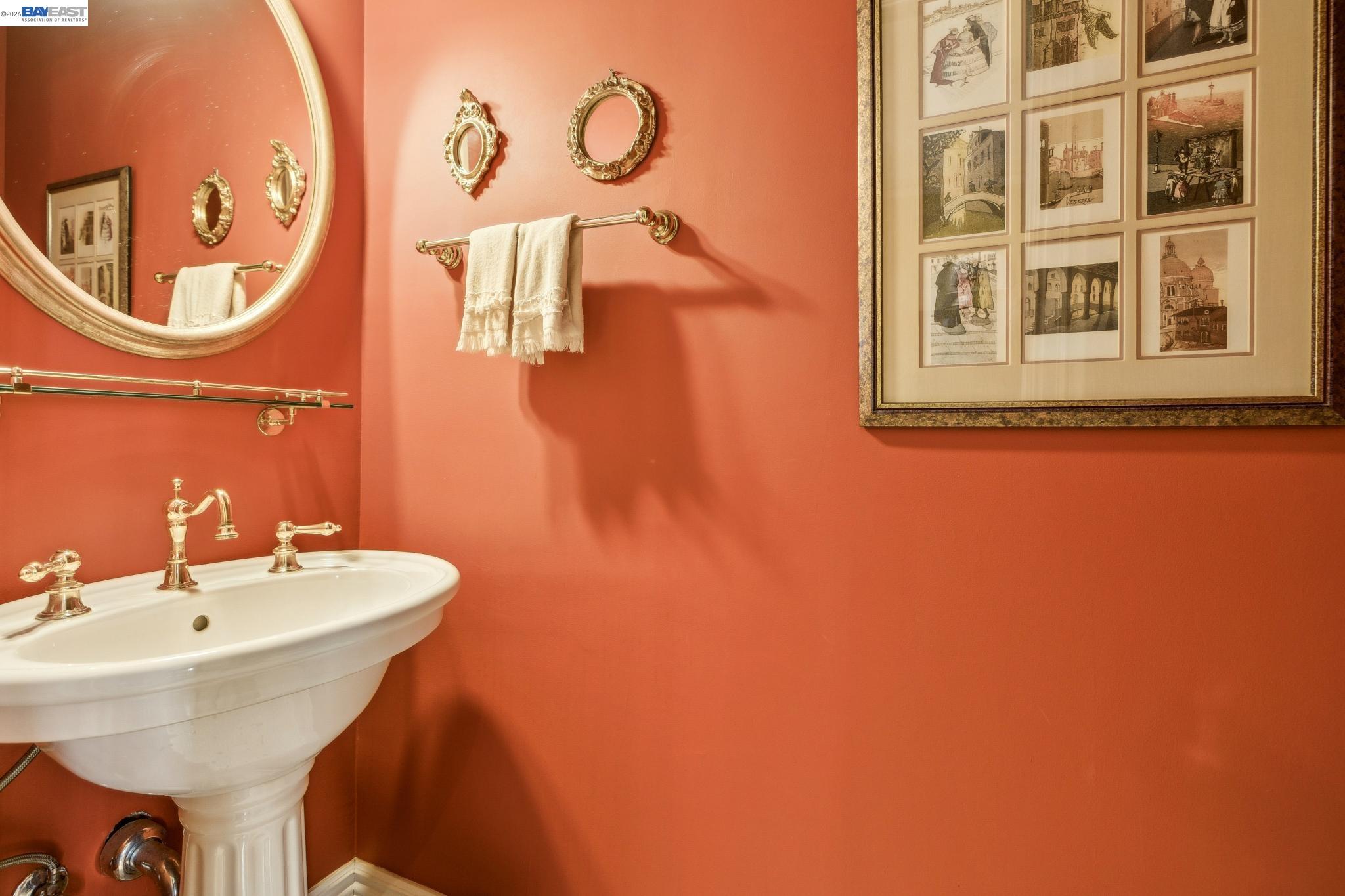 Detail Gallery Image 25 of 46 For 2070 Bush St, San Francisco,  CA 94115 - 3 Beds | 2/1 Baths