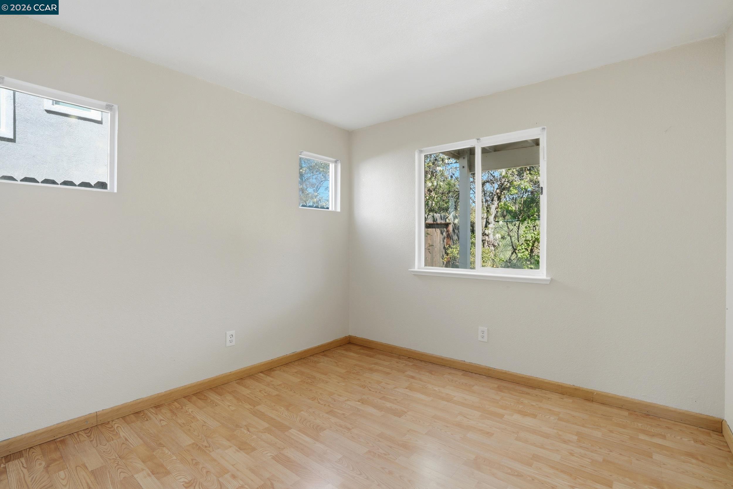 Detail Gallery Image 16 of 21 For 5081 Mesa Ridge Dr, Antioch,  CA 94531 - 5 Beds | 2/1 Baths